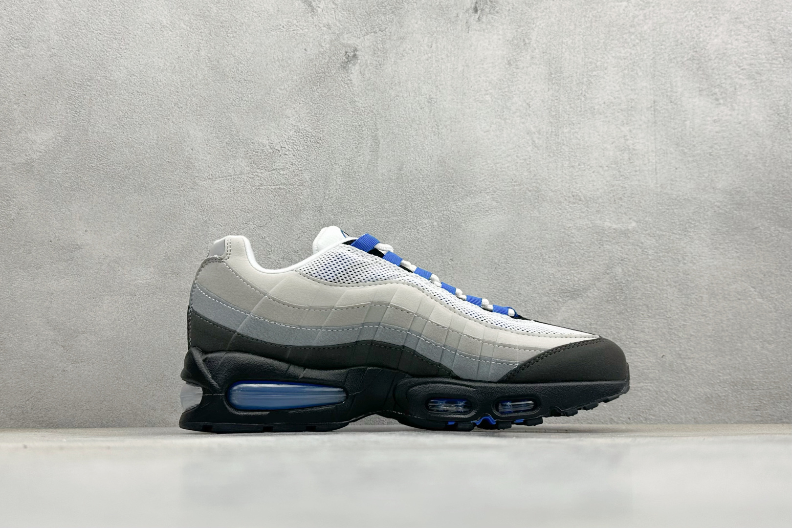 Nike Air Max 95 复古减震气垫跑鞋 IM7410-100