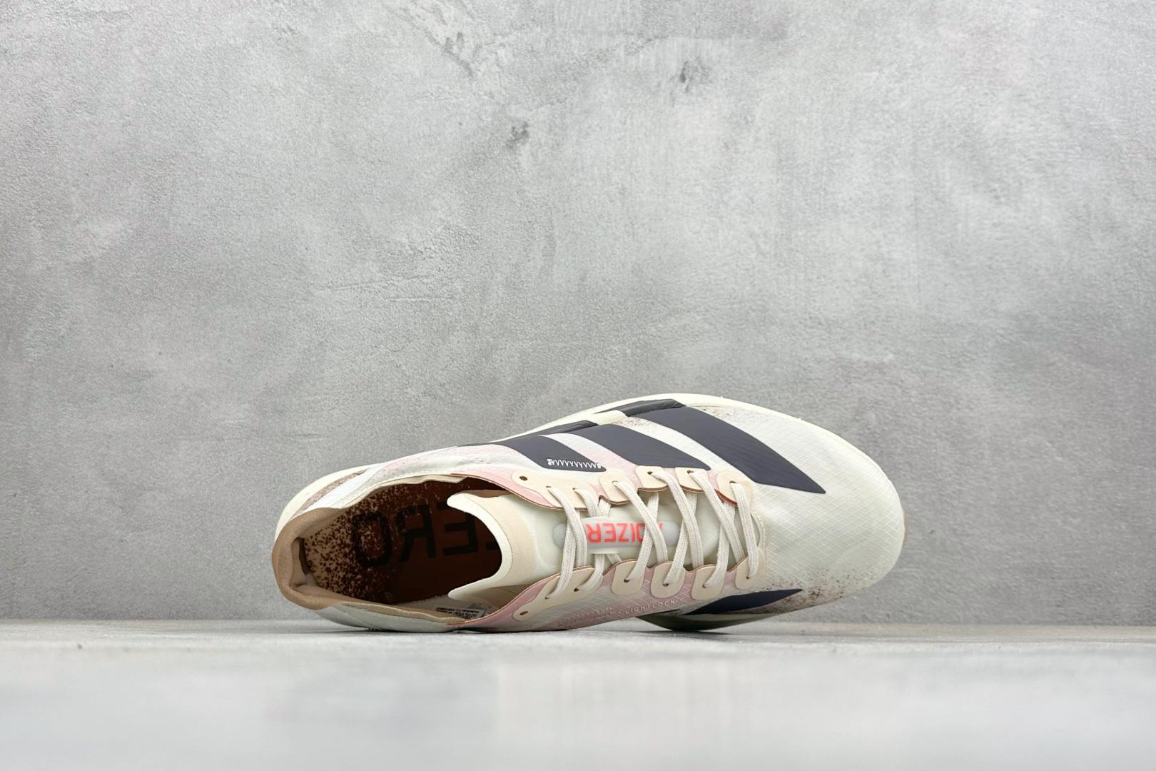 AdidAdizero Adios 4 M 阿迪透气轻盈低帮跑步鞋 JR6367