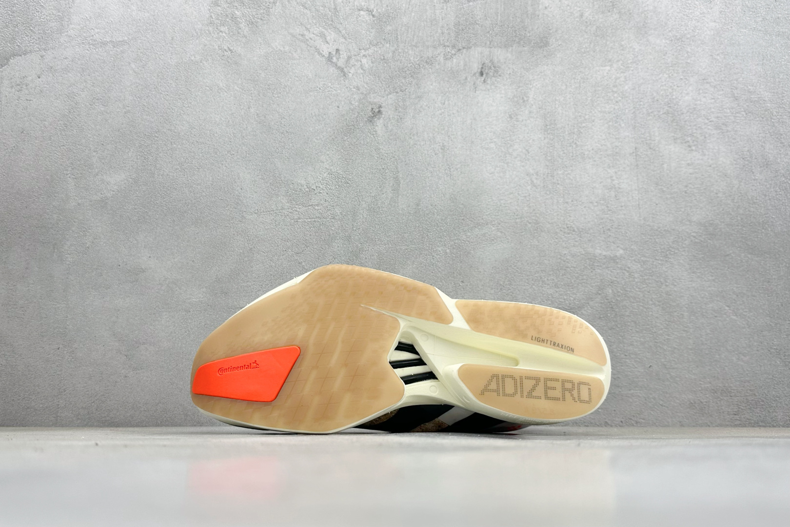 AdidAdizero Adios 4 M 阿迪透气轻盈低帮跑步鞋 JR6367