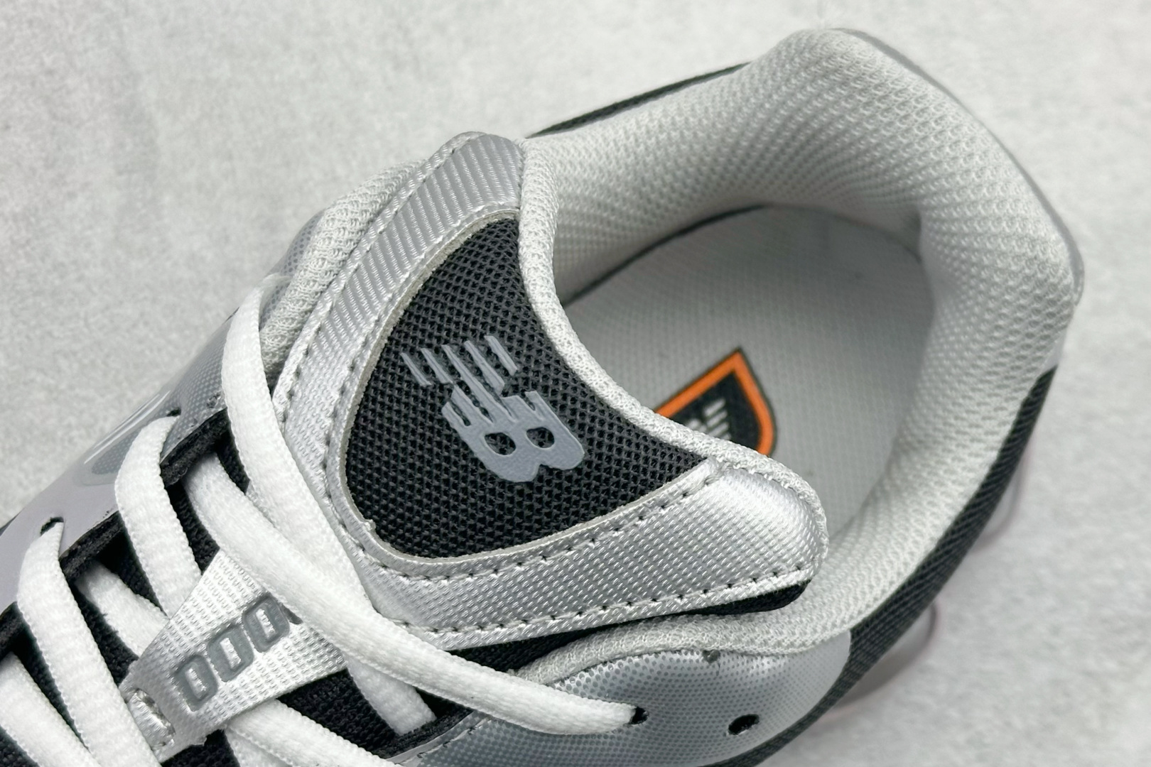 New Balance 2000系列复古老爹风休闲运动慢跑鞋 U200030Z