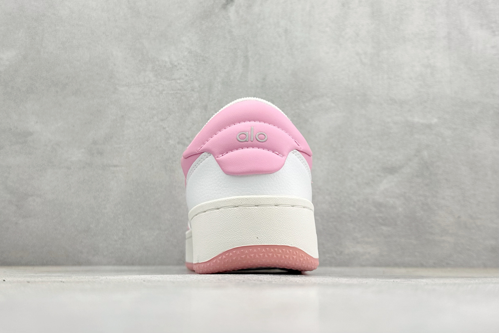 福利特价Alo Yoga Recovery Mode 人气单品 舒适简约防滑耐磨低帮休闲板鞋#Alo Y