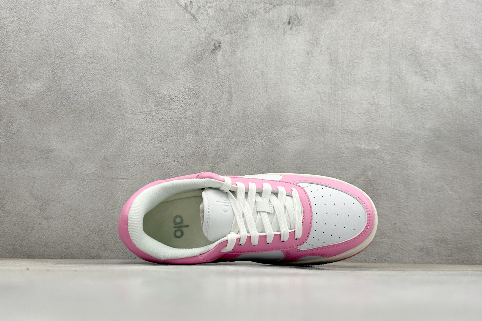 福利特价Alo Yoga Recovery Mode 人气单品 舒适简约防滑耐磨低帮休闲板鞋#Alo Y