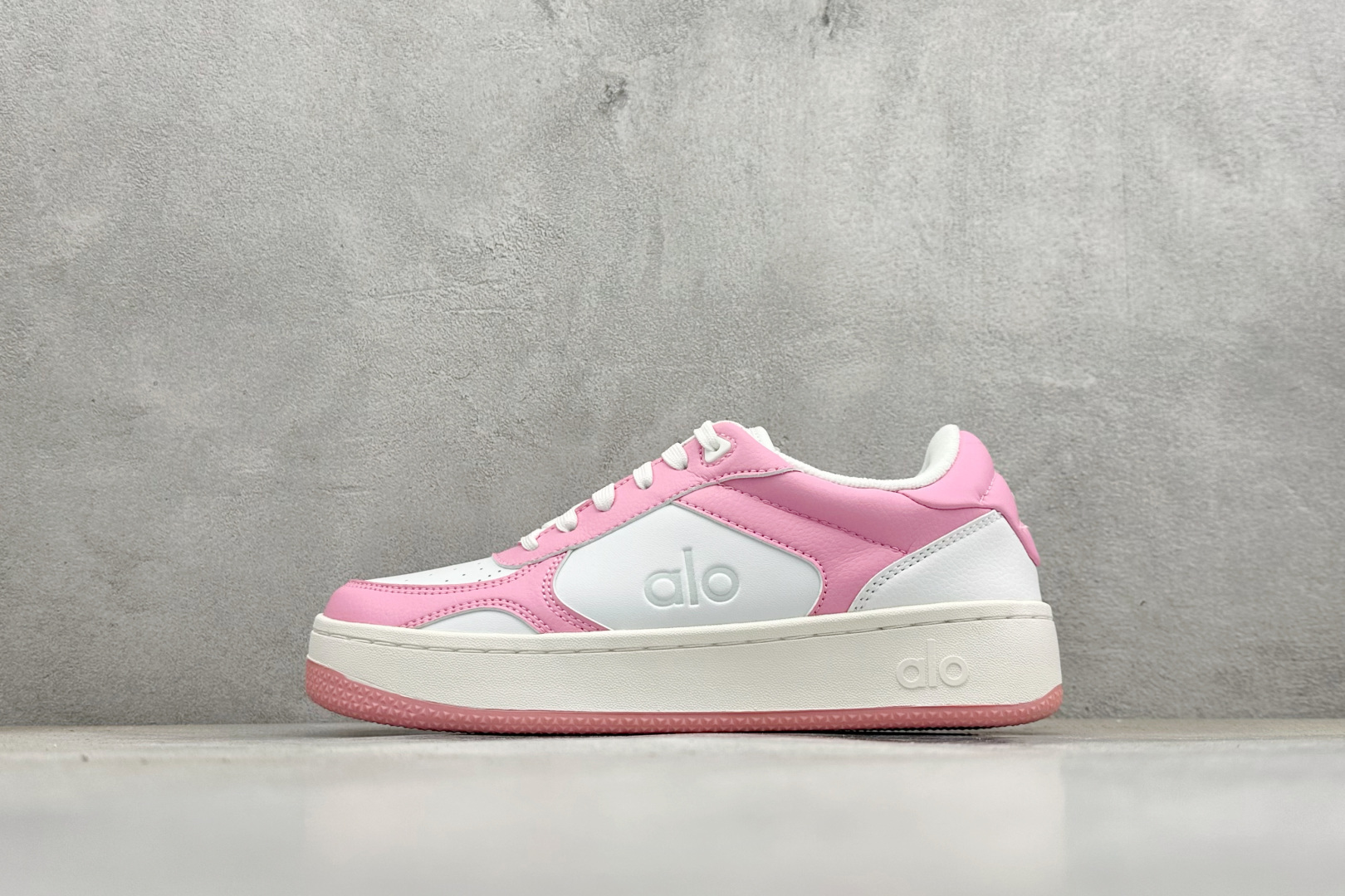 福利特价Alo Yoga Recovery Mode 人气单品 舒适简约防滑耐磨低帮休闲板鞋#Alo Y