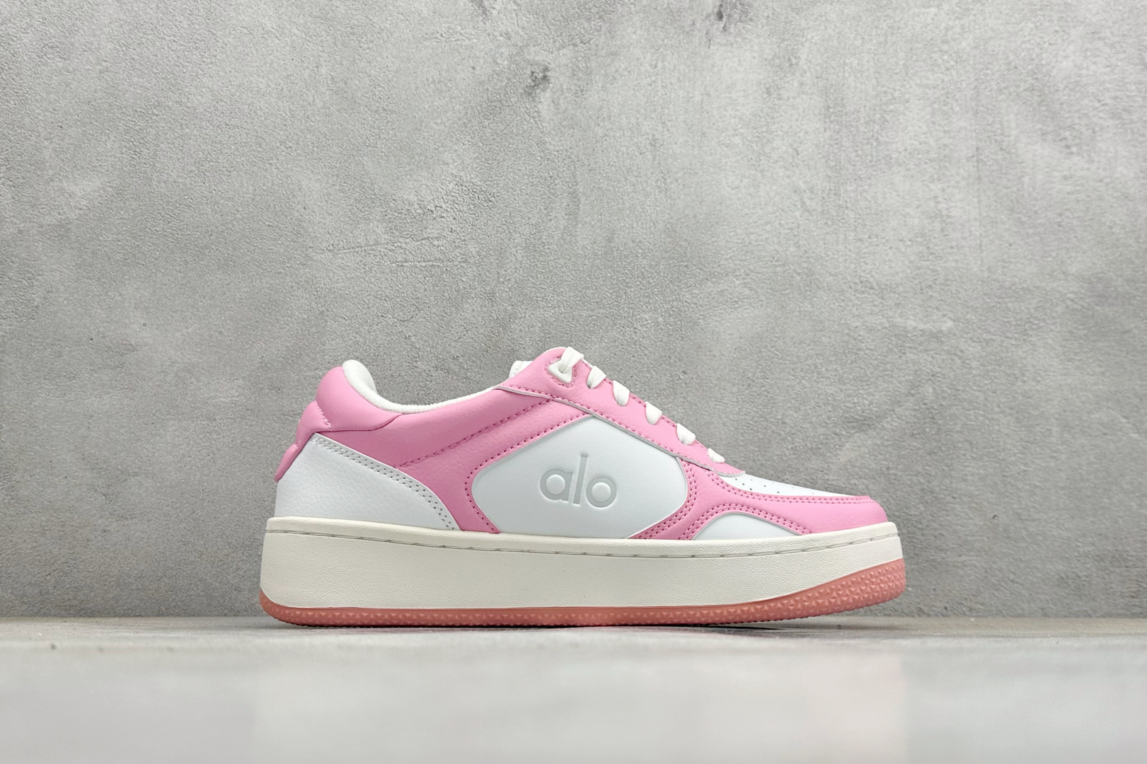 福利特价Alo Yoga Recovery Mode 人气单品 舒适简约防滑耐磨低帮休闲板鞋#Alo Y