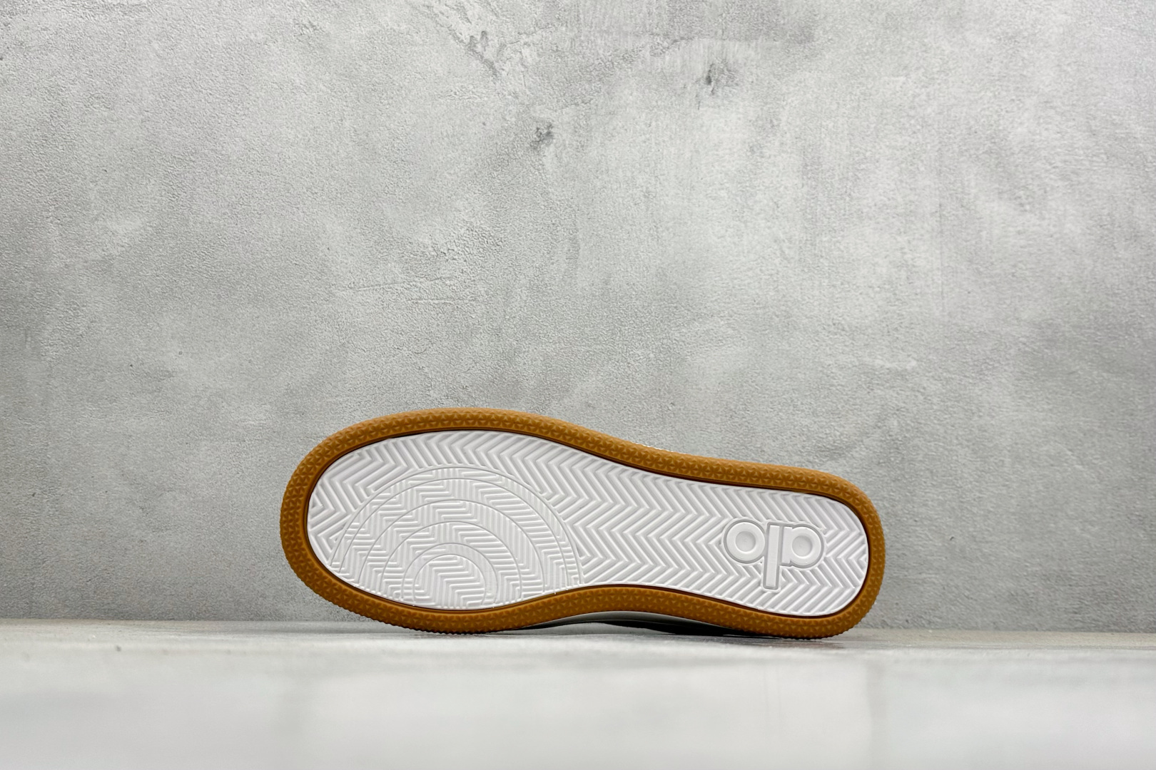 福利特价Alo Yoga Recovery Mode 人气单品 舒适简约防滑耐磨低帮休闲板鞋#Alo Y