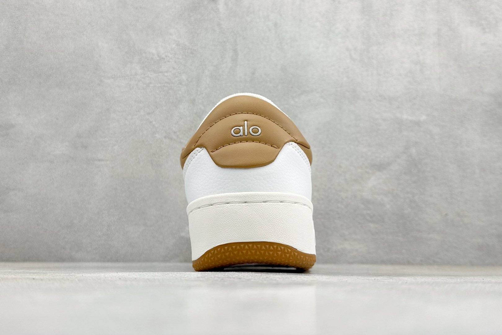 福利特价Alo Yoga Recovery Mode 人气单品 舒适简约防滑耐磨低帮休闲板鞋#Alo Y