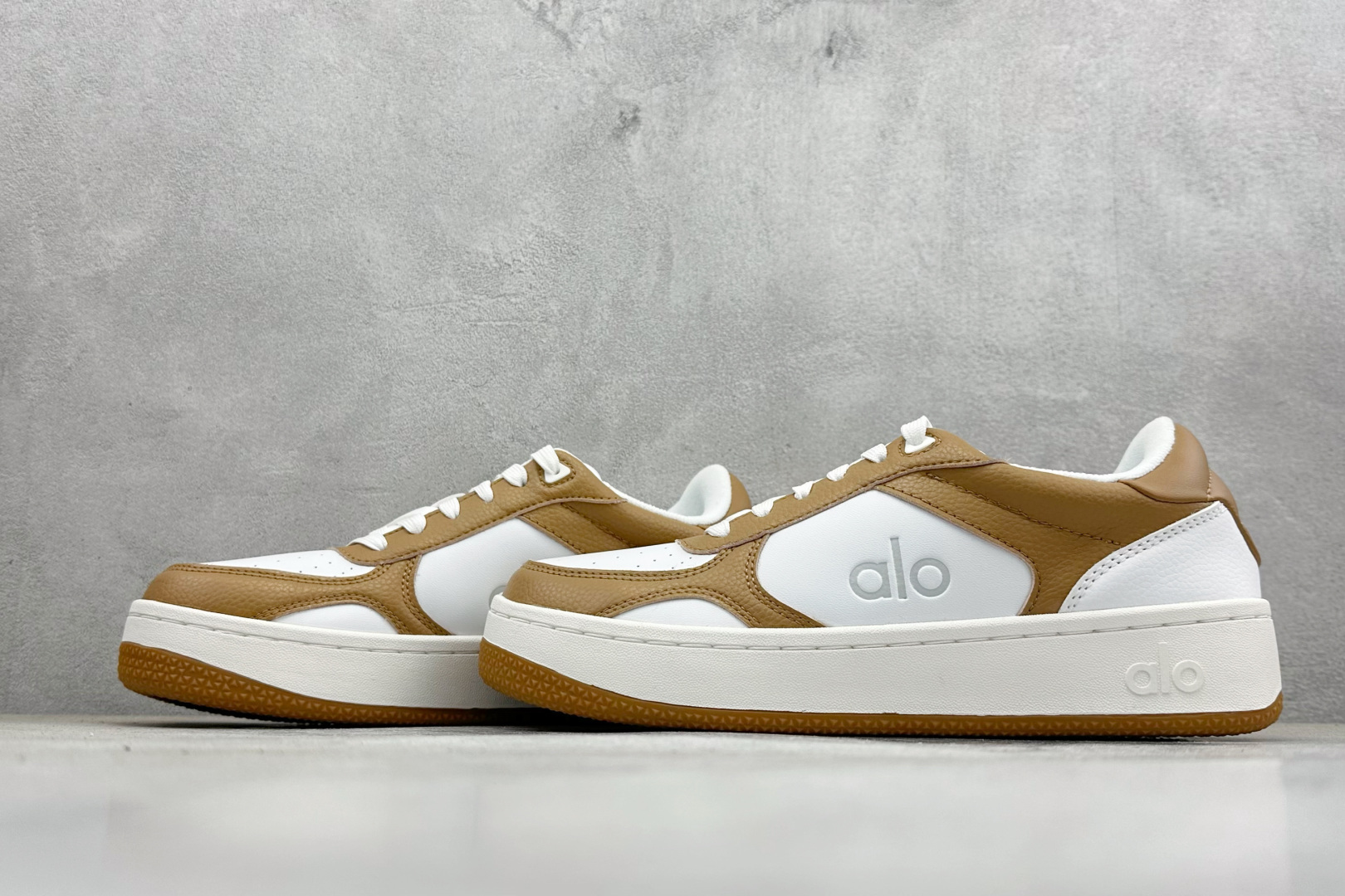 福利特价Alo Yoga Recovery Mode 人气单品 舒适简约防滑耐磨低帮休闲板鞋#Alo Y