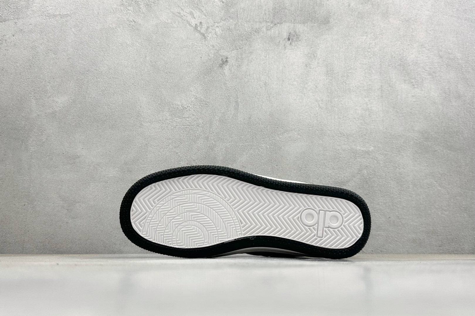 福利特价Alo Yoga Recovery Mode 人气单品 舒适简约防滑耐磨低帮休闲板鞋#Alo Y