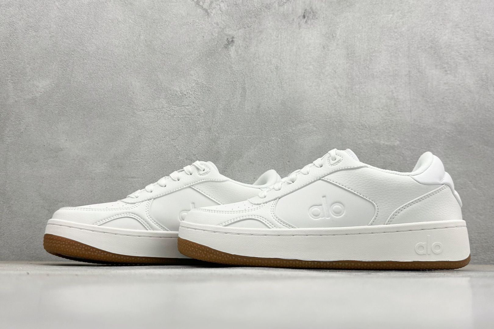 福利特价Alo Yoga Recovery Mode 人气单品 舒适简约防滑耐磨低帮休闲板鞋#Alo Y