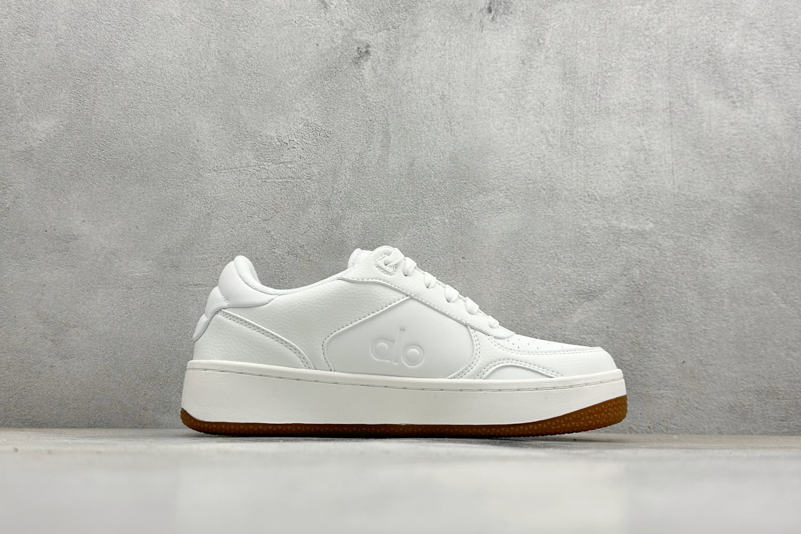 福利特价Alo Yoga Recovery Mode 人气单品 舒适简约防滑耐磨低帮休闲板鞋#Alo Y