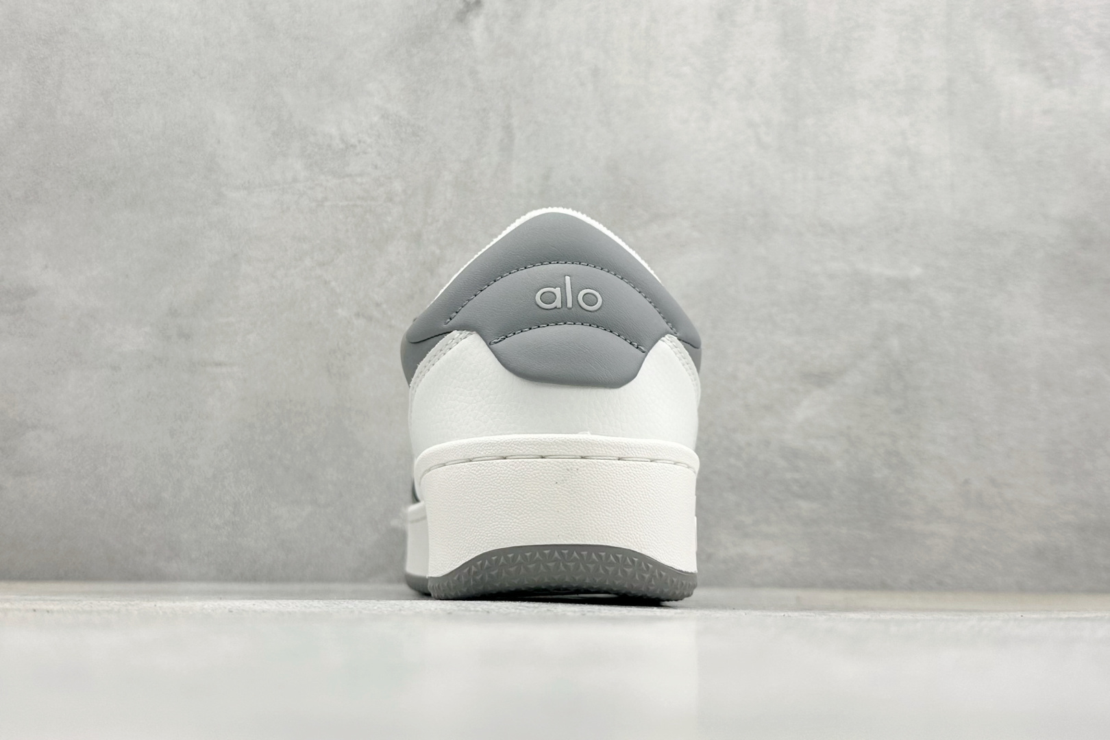 福利特价Alo Yoga Recovery Mode 人气单品 舒适简约防滑耐磨低帮休闲板鞋#Alo Y