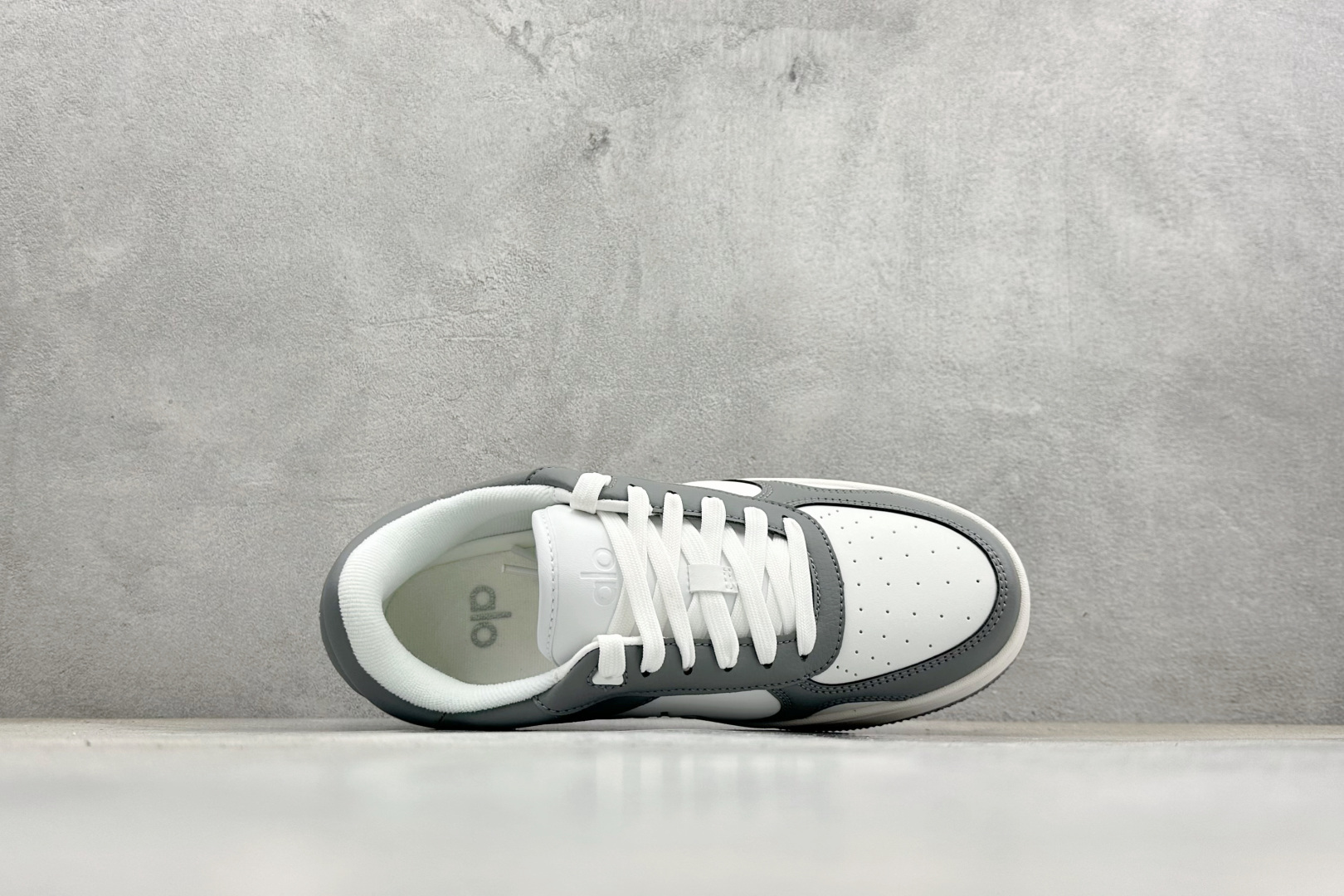 福利特价Alo Yoga Recovery Mode 人气单品 舒适简约防滑耐磨低帮休闲板鞋#Alo Y