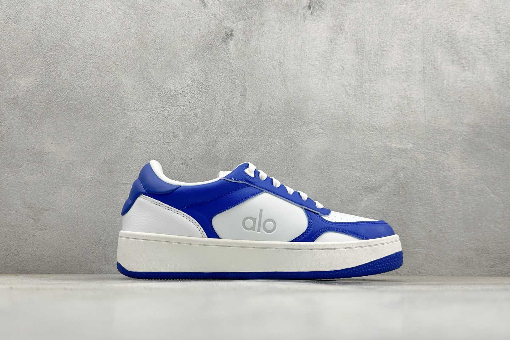 福利特价Alo Yoga Recovery Mode 人气单品 舒适简约防滑耐磨低帮休闲板鞋#Alo Y