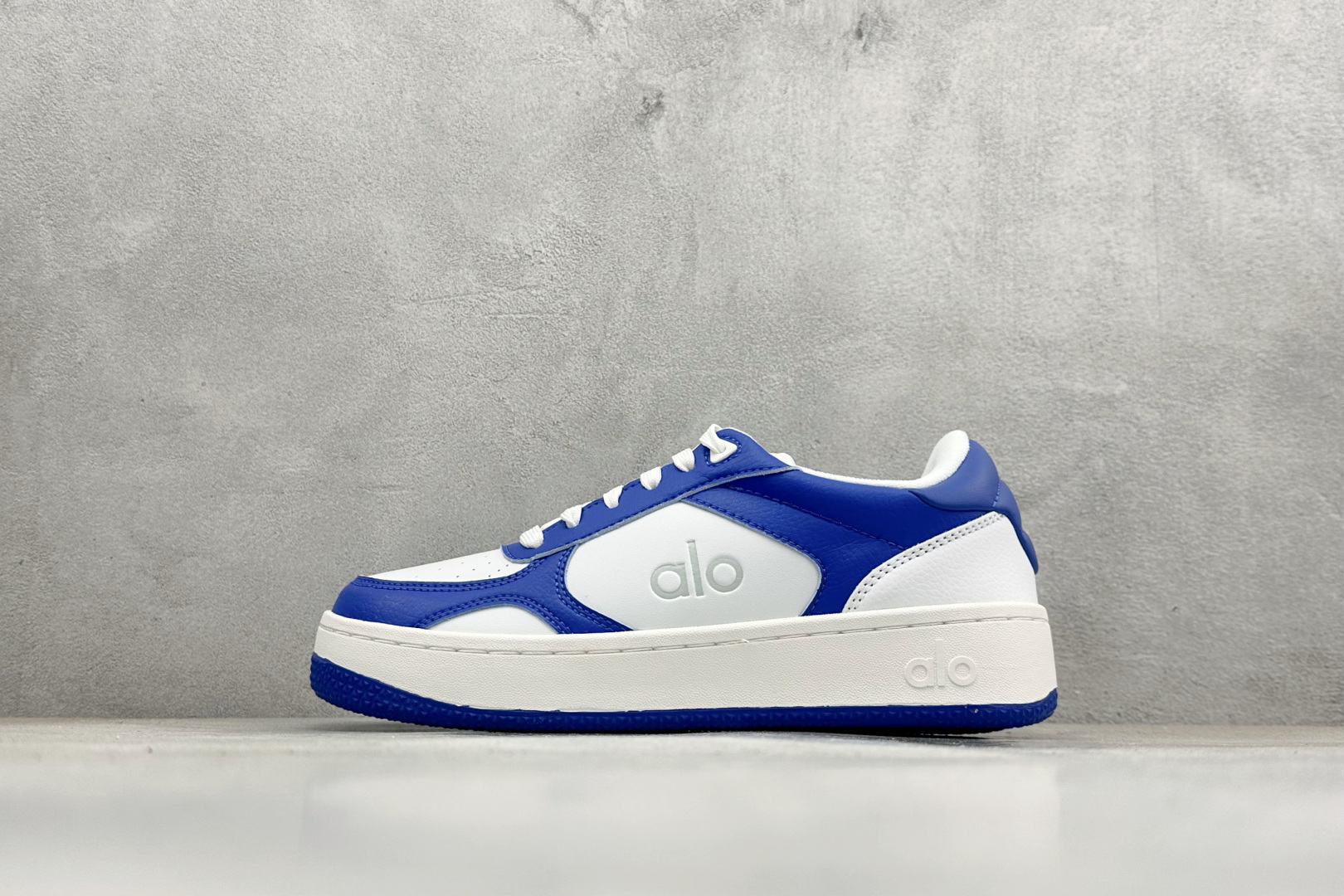 福利特价Alo Yoga Recovery Mode 人气单品 舒适简约防滑耐磨低帮休闲板鞋#Alo Y