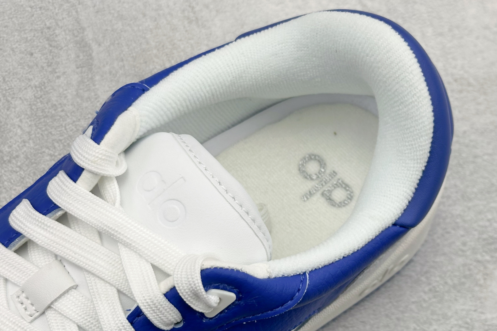 福利特价Alo Yoga Recovery Mode 人气单品 舒适简约防滑耐磨低帮休闲板鞋#Alo Y