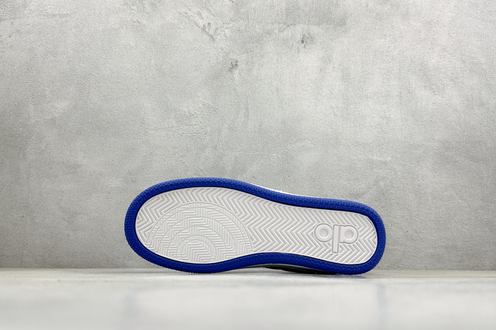 福利特价Alo Yoga Recovery Mode 人气单品 舒适简约防滑耐磨低帮休闲板鞋#Alo Y