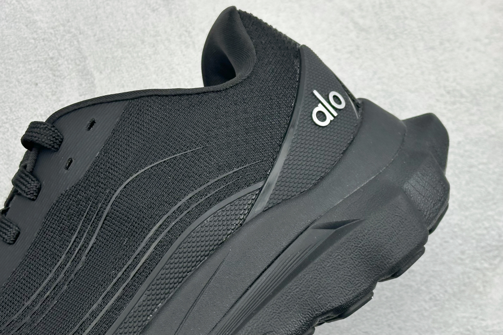 福利特价Alo Yoga Alo Runner 舒适百搭 网布减震透气支撑耐磨低帮 休闲城市通勤训练跑步