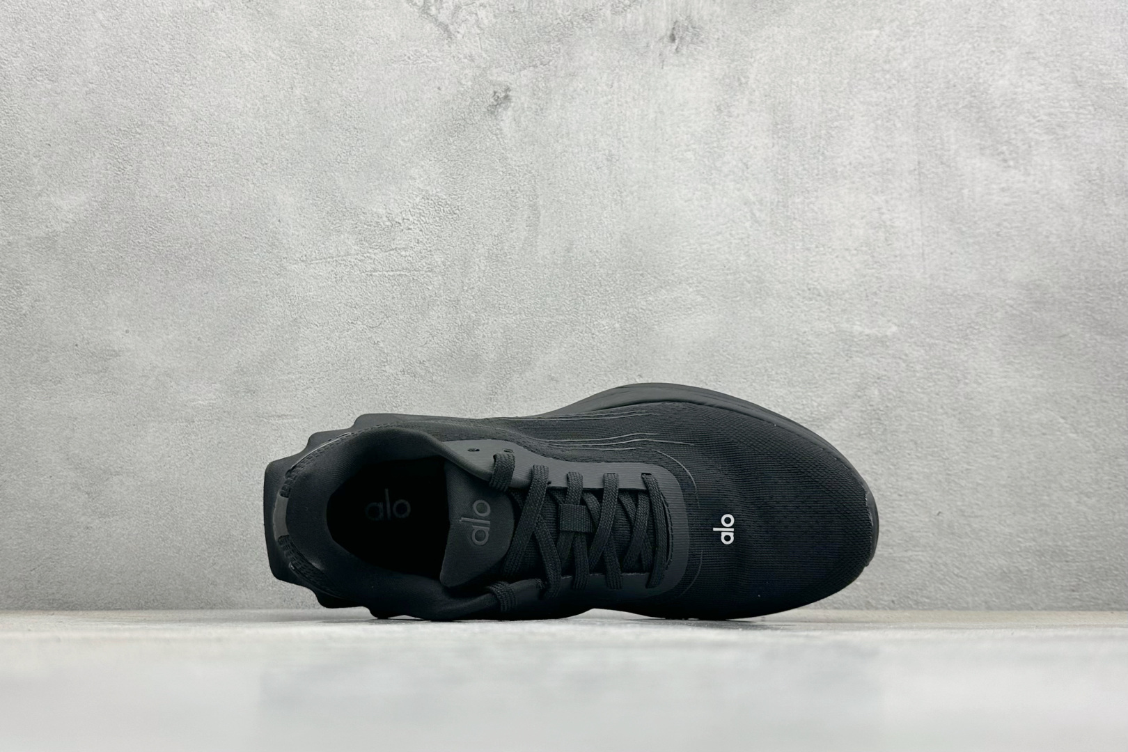 福利特价Alo Yoga Alo Runner 舒适百搭 网布减震透气支撑耐磨低帮 休闲城市通勤训练跑步