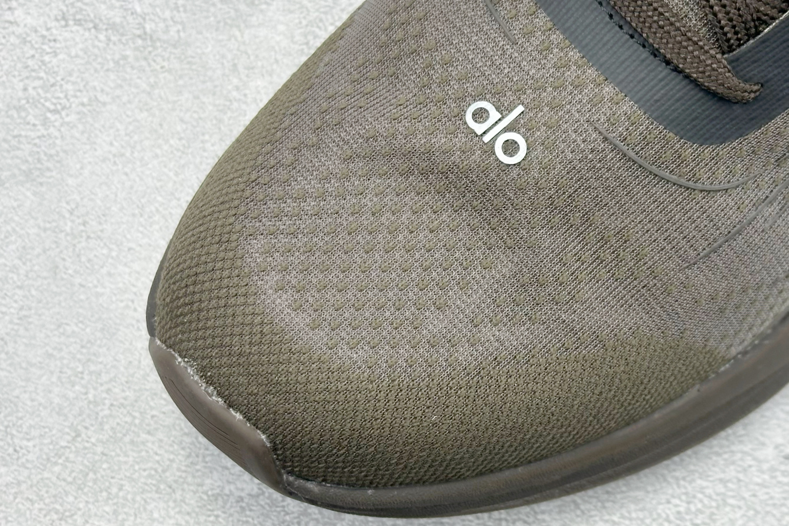 福利特价Alo Yoga Alo Runner 舒适百搭 网布减震透气支撑耐磨低帮 休闲城市通勤训练跑步