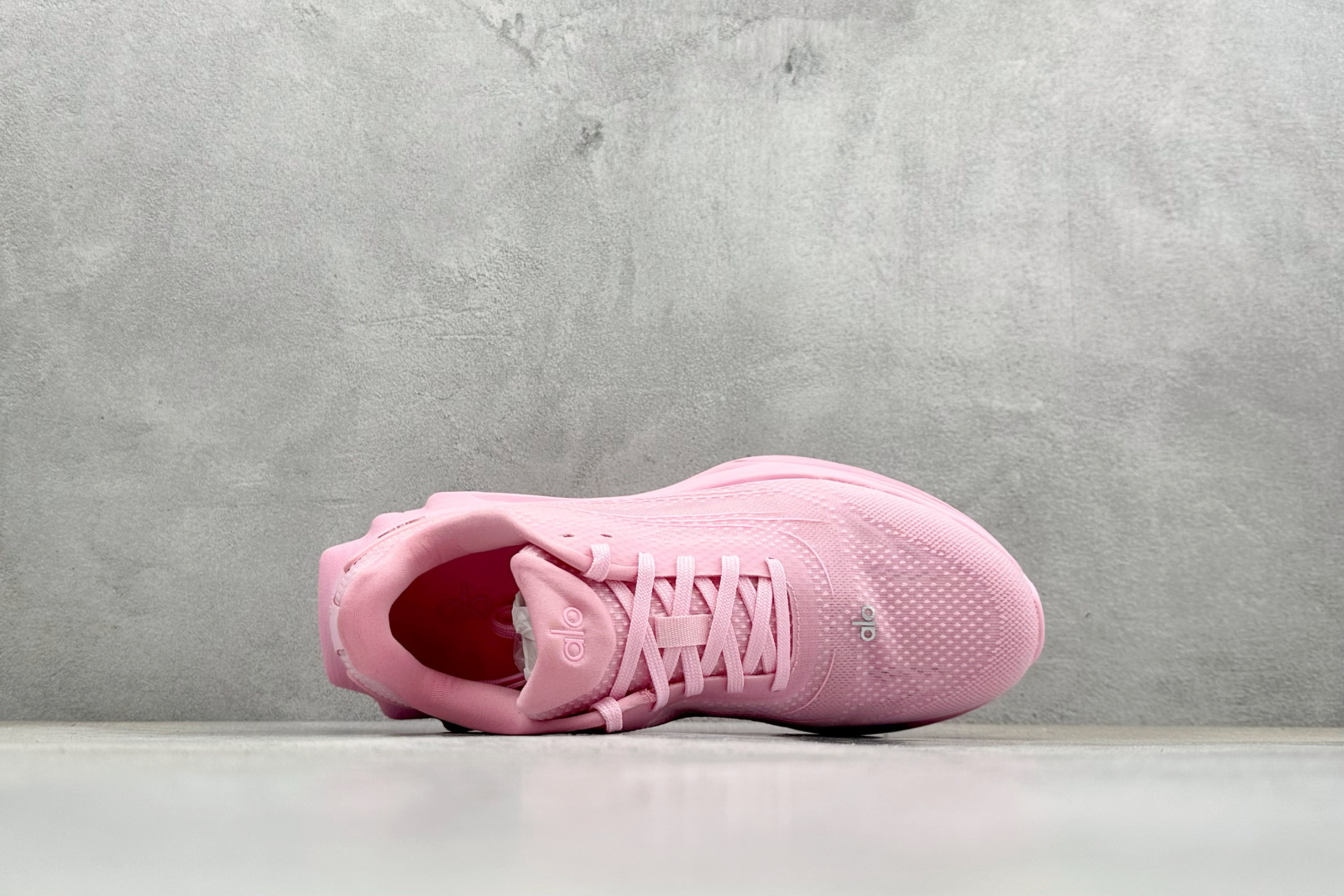 福利特价Alo Yoga Alo Runner 舒适百搭 网布减震透气支撑耐磨低帮 休闲城市通勤训练跑步