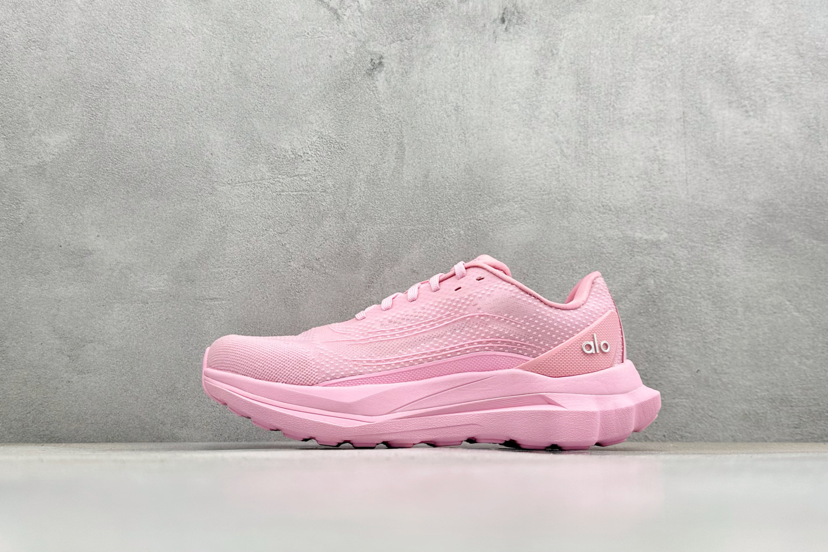 福利特价Alo Yoga Alo Runner 舒适百搭 网布减震透气支撑耐磨低帮 休闲城市通勤训练跑步