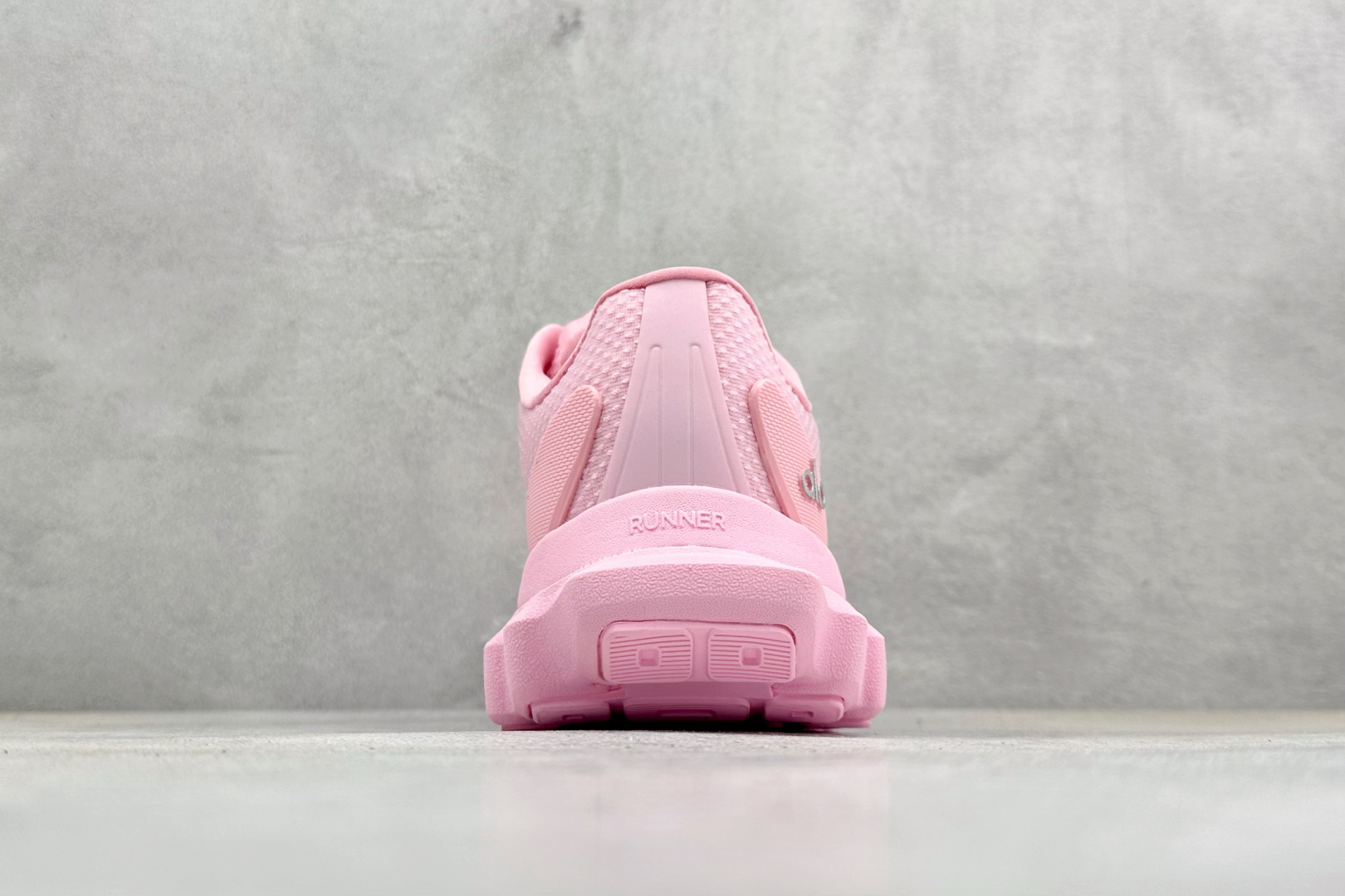 福利特价Alo Yoga Alo Runner 舒适百搭 网布减震透气支撑耐磨低帮 休闲城市通勤训练跑步