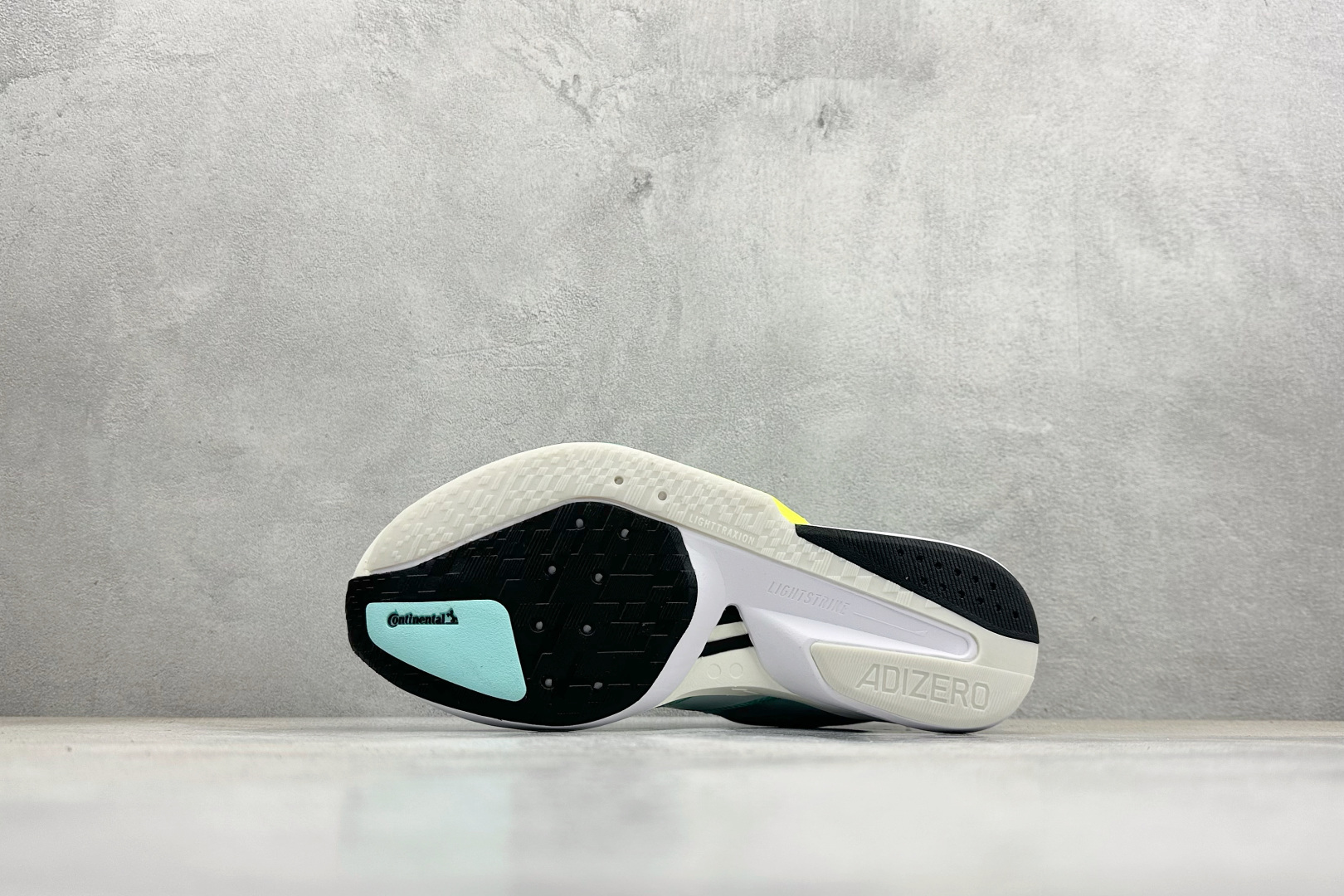 RS版Adidas ADIZERO BOSTON 13 泡棉搭配碳纤维板 缓震透气跑步鞋 专为中长跑而设