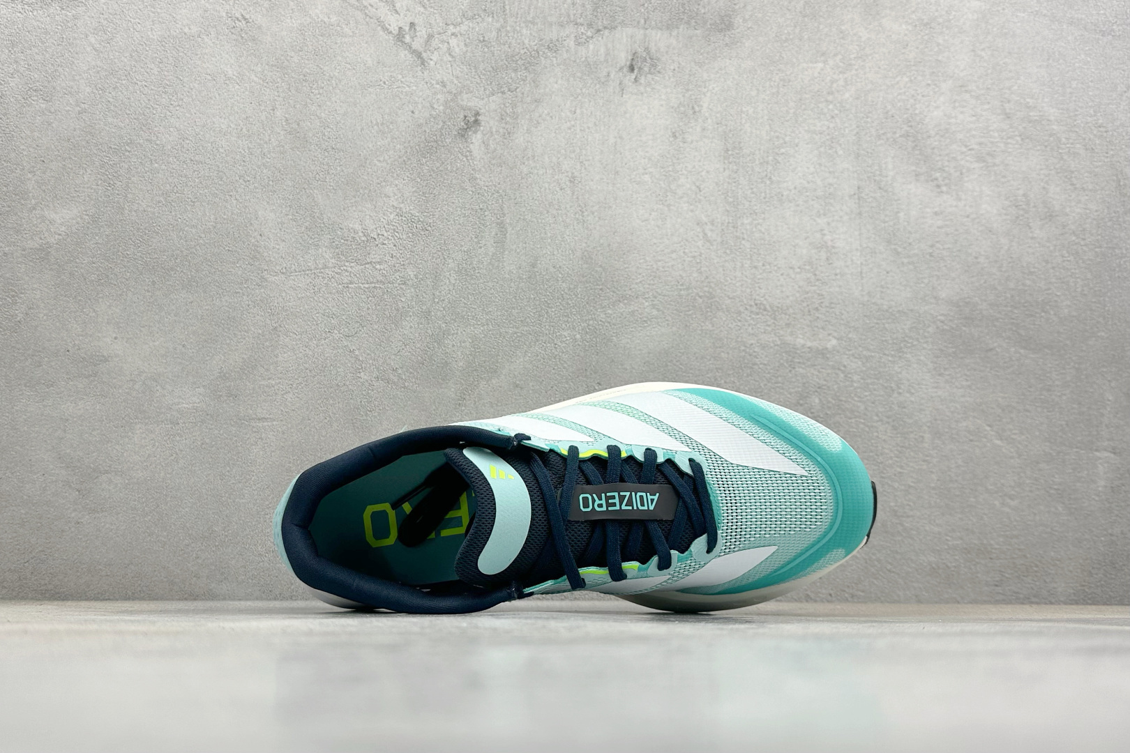 RS版Adidas ADIZERO BOSTON 13 泡棉搭配碳纤维板 缓震透气跑步鞋 专为中长跑而设