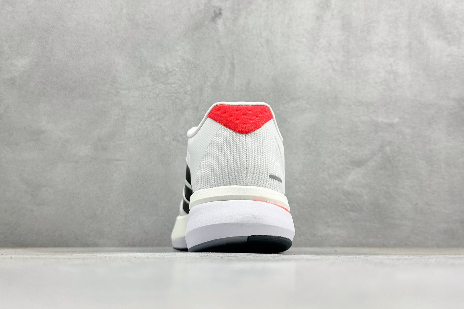 RS版Adidas ADIZERO BOSTON 13 泡棉搭配碳纤维板 缓震透气跑步鞋 专为中长跑而设