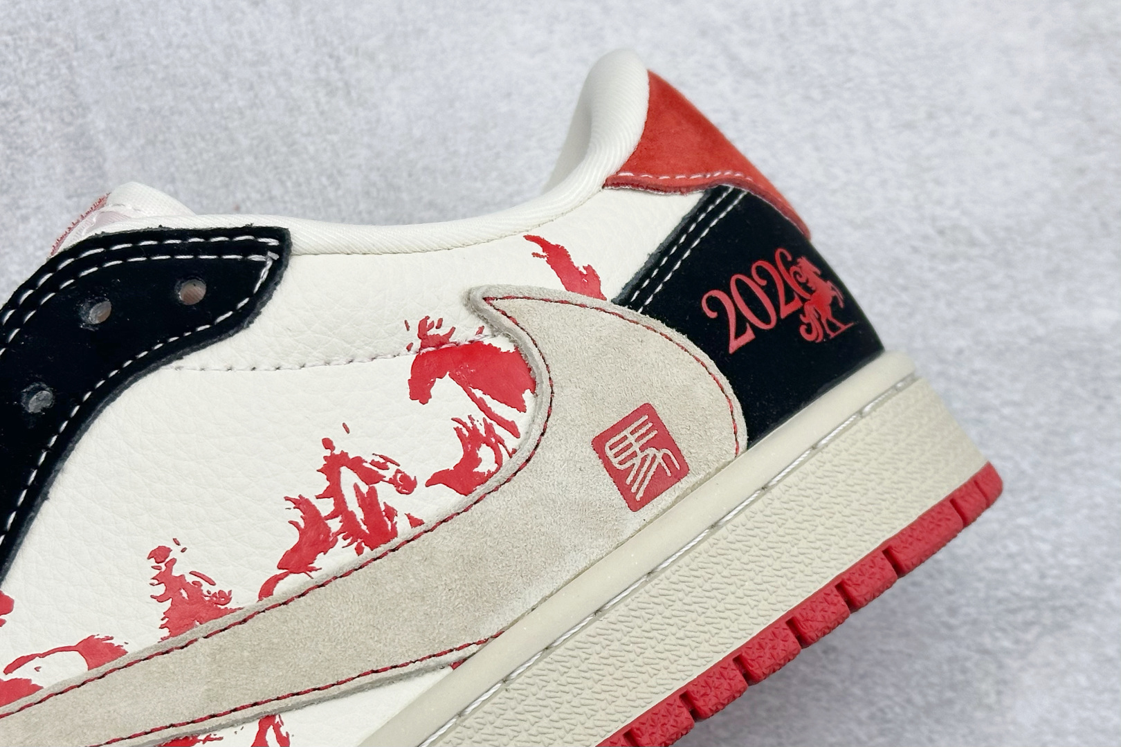 XC版Travis Scott x Fragment Design x Air Jordan 1 Low SP AJ1 乔1马年联名 黑红马年 低帮文化休闲板鞋 XS2025-086