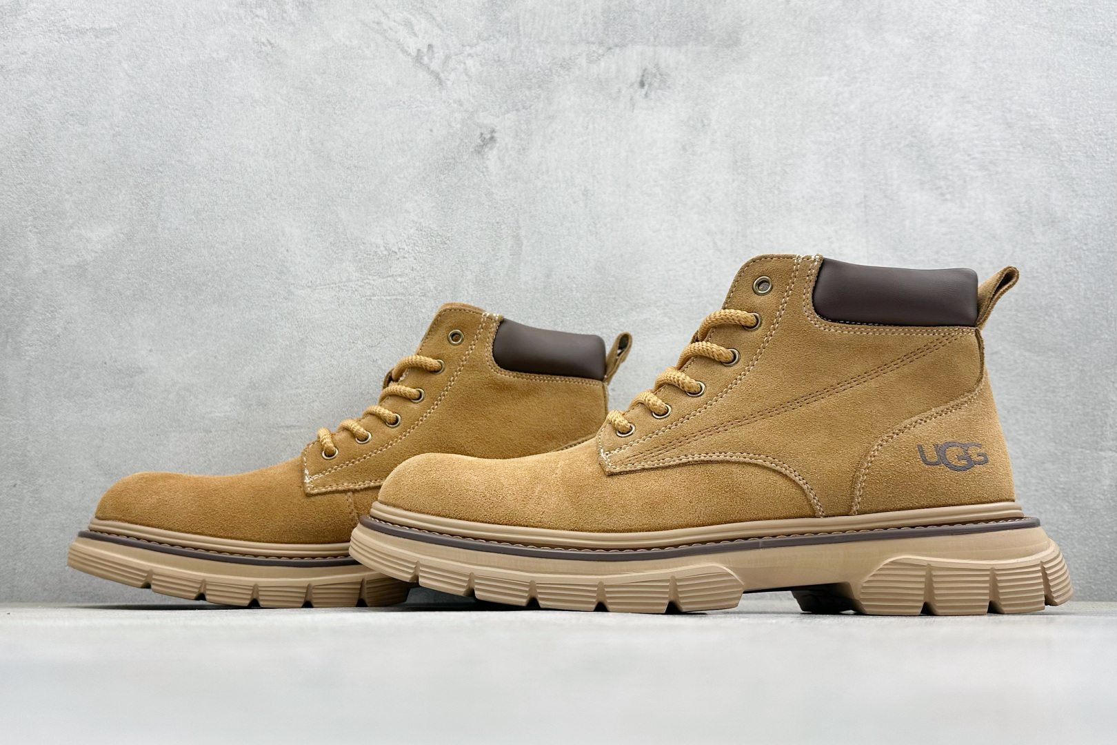 UGGTasman Weather Hybrid 塔斯曼混合系列中帮轻量休闲马丁靴 11909-莆田鞋,莆田鞋货源,高仿鞋,高仿鞋货源,安福档口,莆田高仿鞋,莆田鞋批发,高仿鞋批发,莆田高仿运动鞋,高仿运动鞋,莆田运动鞋 UGGTasman Weather Hybrid 塔斯曼混合系列中帮轻量休闲马丁靴 11909