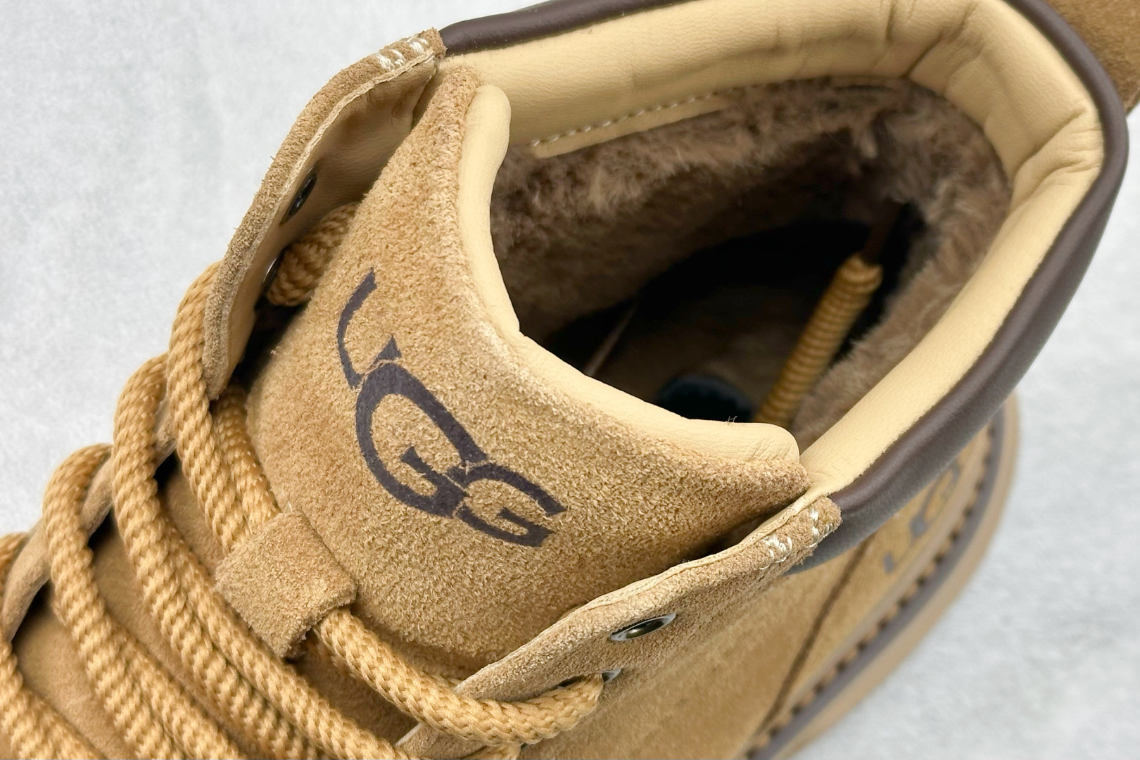 UGGTasman Weather Hybrid 塔斯曼混合系列中帮轻量休闲马丁靴 11909-莆田鞋,莆田鞋货源,高仿鞋,高仿鞋货源,安福档口,莆田高仿鞋,莆田鞋批发,高仿鞋批发,莆田高仿运动鞋,高仿运动鞋,莆田运动鞋 UGGTasman Weather Hybrid 塔斯曼混合系列中帮轻量休闲马丁靴 11909