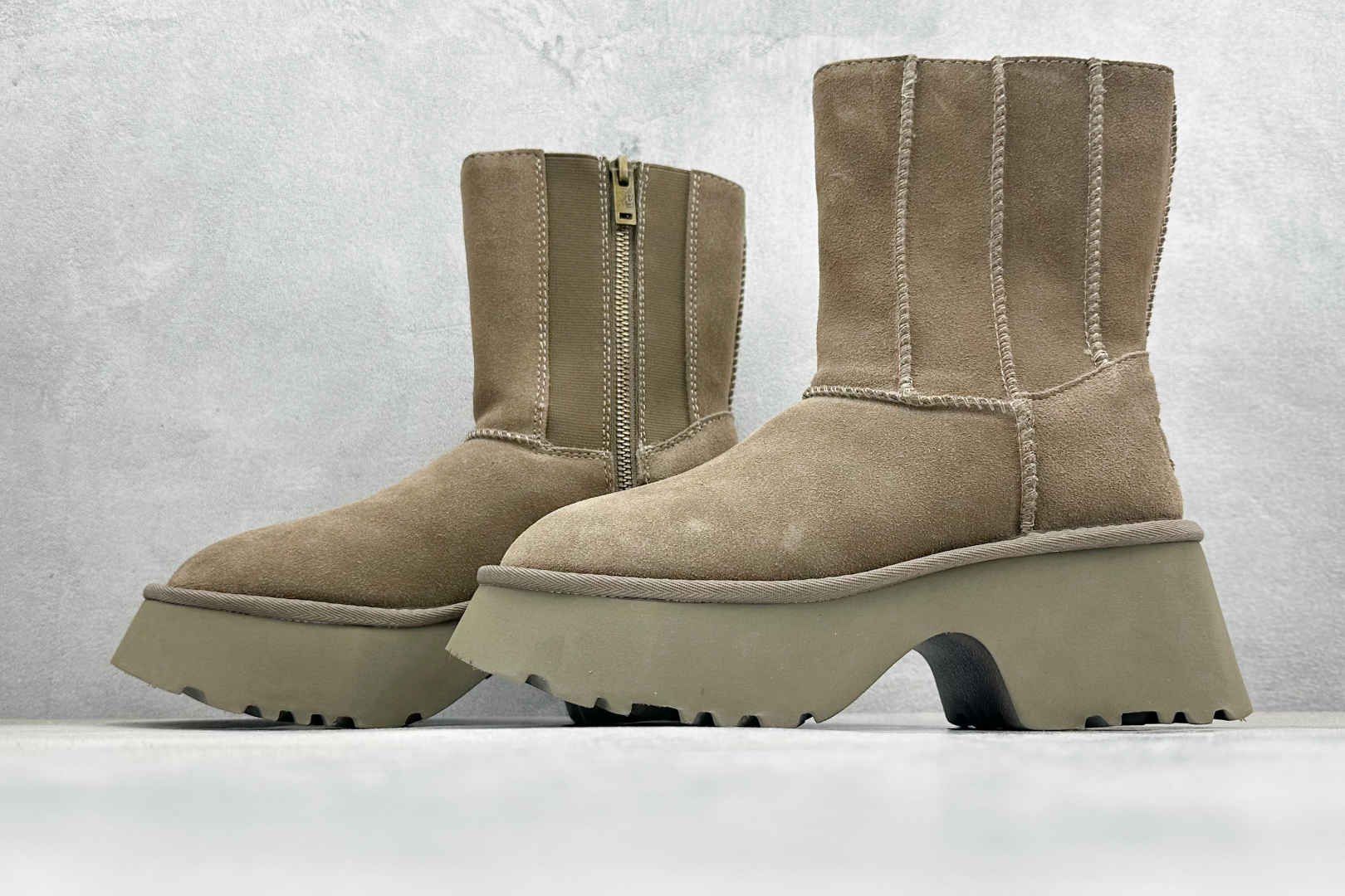 UGG 鱼人厚底铅笔靴 5cm厚底 小红书爆款 广州外贸大厂生产 鞋头到鞋垫真羊皮毛一体 1158313