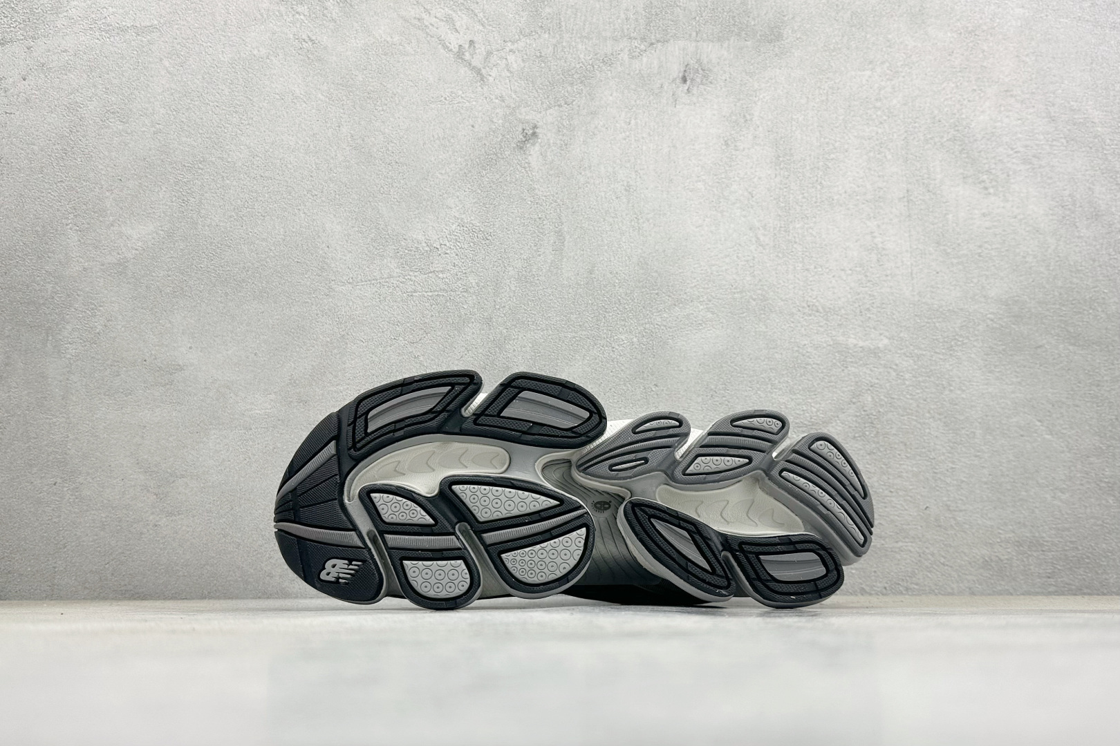 New Balance 2000系列复古老爹风休闲运动慢跑鞋 U20007