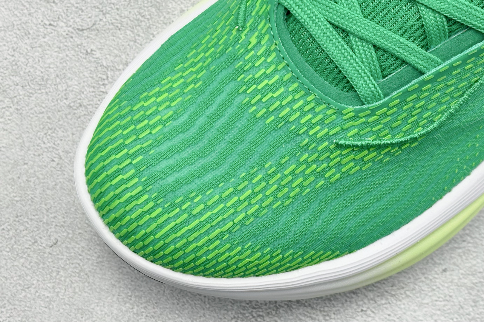 Nike Zoom Vomero 舒适减震防滑 低帮跑步鞋 YC2661-009-莆田鞋,莆田鞋货源,高仿鞋,高仿鞋货源,安福档口,莆田高仿鞋,莆田鞋批发,高仿鞋批发,莆田高仿运动鞋,高仿运动鞋,莆田运动鞋 Nike Zoom Vomero 舒适减震防滑 低帮跑步鞋 YC2661-009