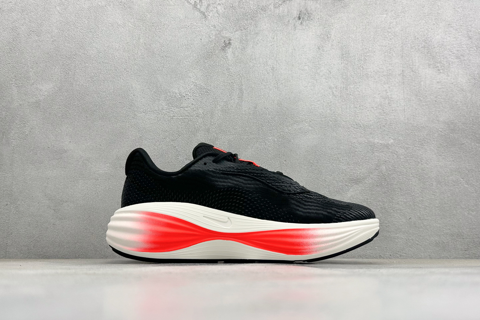 Nike Zoom Vomero 舒适减震防滑 低帮跑步鞋 YC2661-003