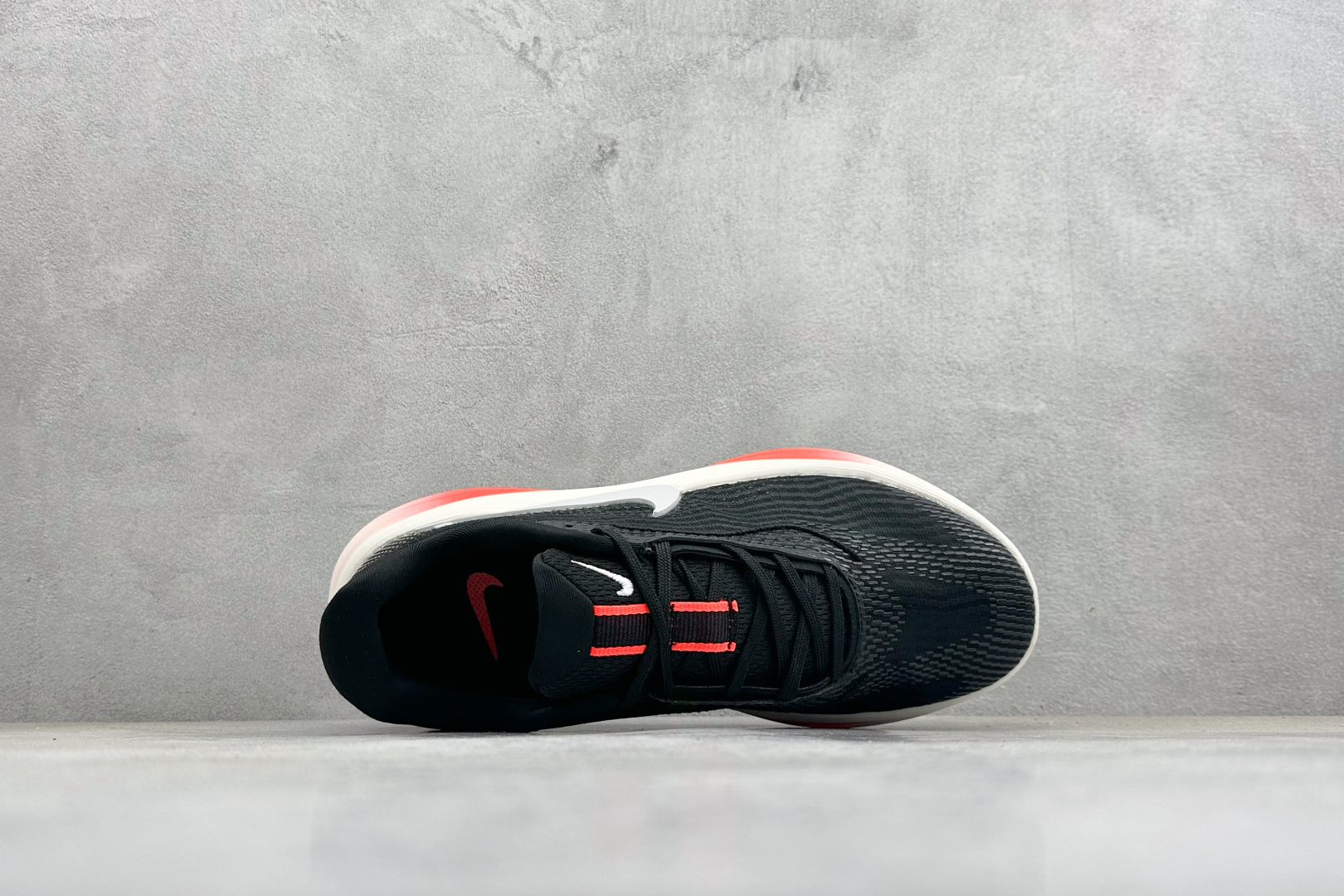 Nike Zoom Vomero 舒适减震防滑 低帮跑步鞋 YC2661-003