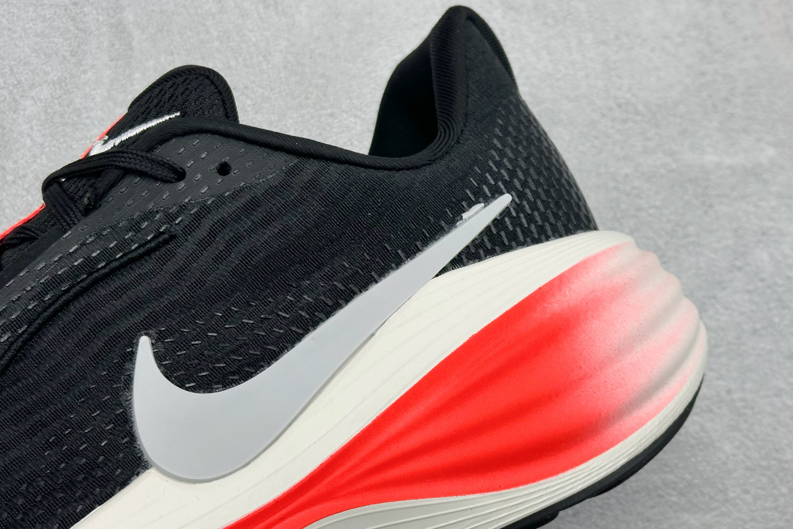 Nike Zoom Vomero 舒适减震防滑 低帮跑步鞋 YC2661-003