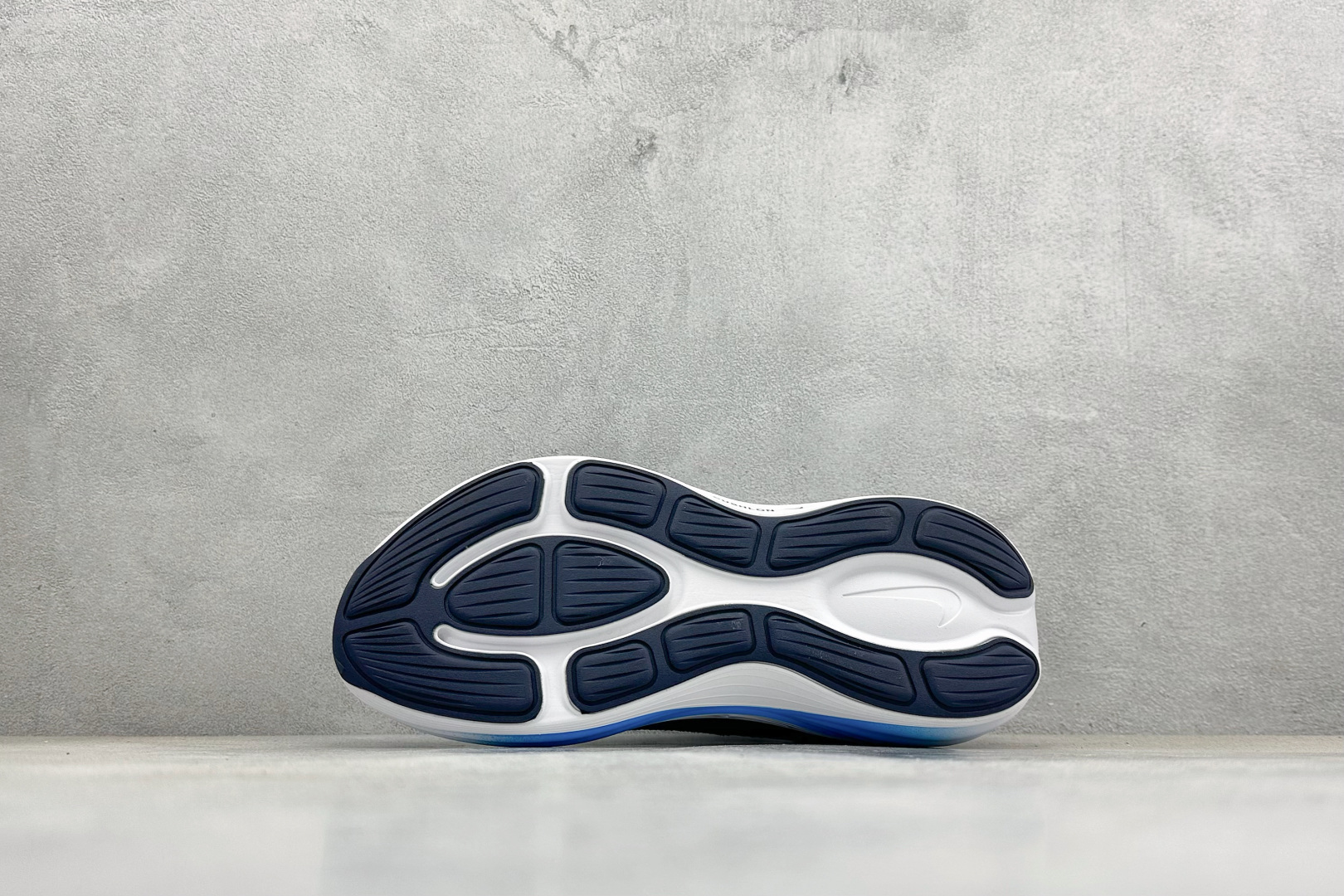 Nike Zoom Vomero 舒适减震防滑 低帮跑步鞋 全掌ReactX泡绵中底 YC2661-004-莆田鞋,莆田鞋货源,高仿鞋,高仿鞋货源,安福档口,莆田高仿鞋,莆田鞋批发,高仿鞋批发,莆田高仿运动鞋,高仿运动鞋,莆田运动鞋 Nike Zoom Vomero 舒适减震防滑 低帮跑步鞋 全掌ReactX泡绵中底 YC2661-004