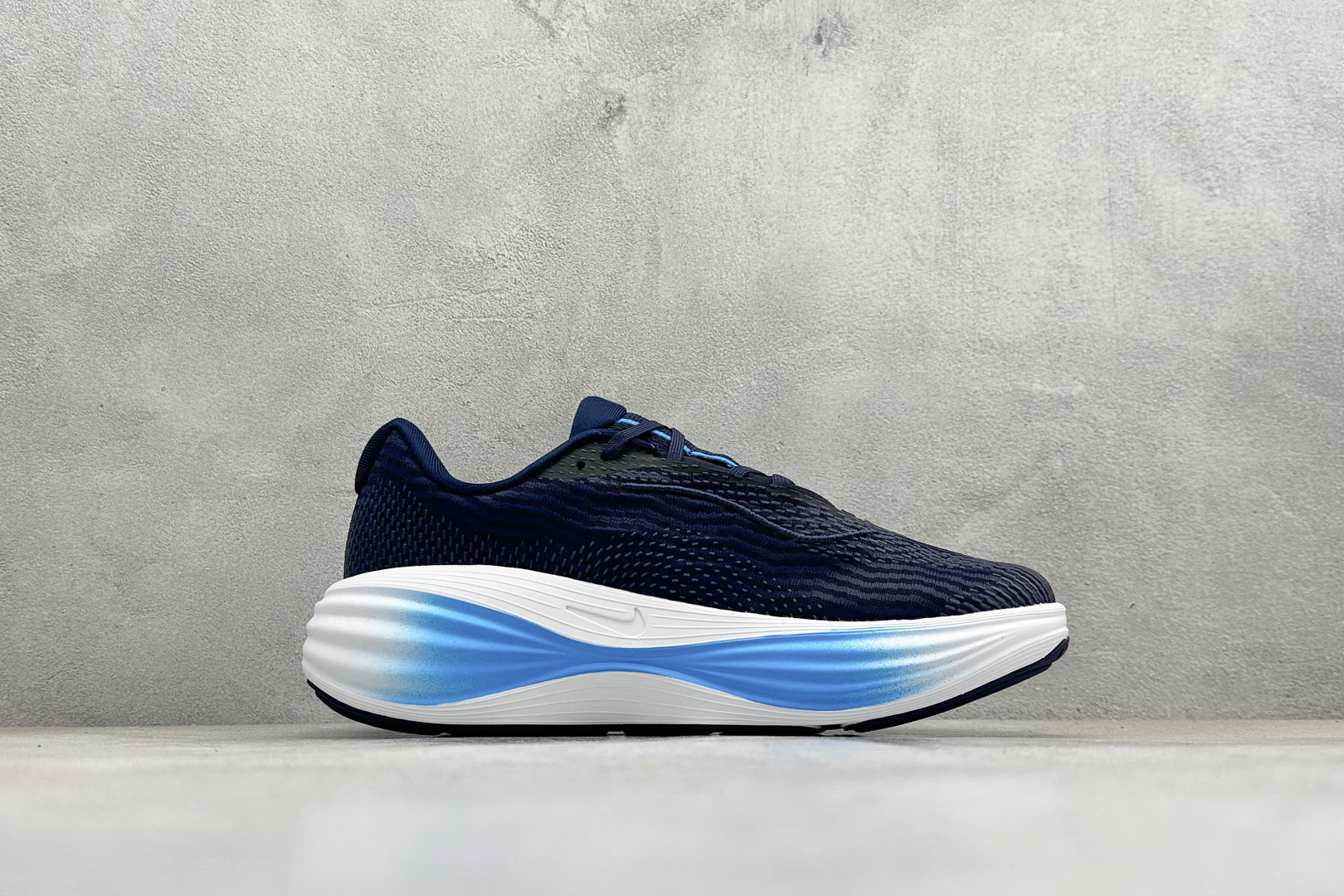 Nike Zoom Vomero 舒适减震防滑 低帮跑步鞋 全掌ReactX泡绵中底 YC2661-004-莆田鞋,莆田鞋货源,高仿鞋,高仿鞋货源,安福档口,莆田高仿鞋,莆田鞋批发,高仿鞋批发,莆田高仿运动鞋,高仿运动鞋,莆田运动鞋 Nike Zoom Vomero 舒适减震防滑 低帮跑步鞋 全掌ReactX泡绵中底 YC2661-004