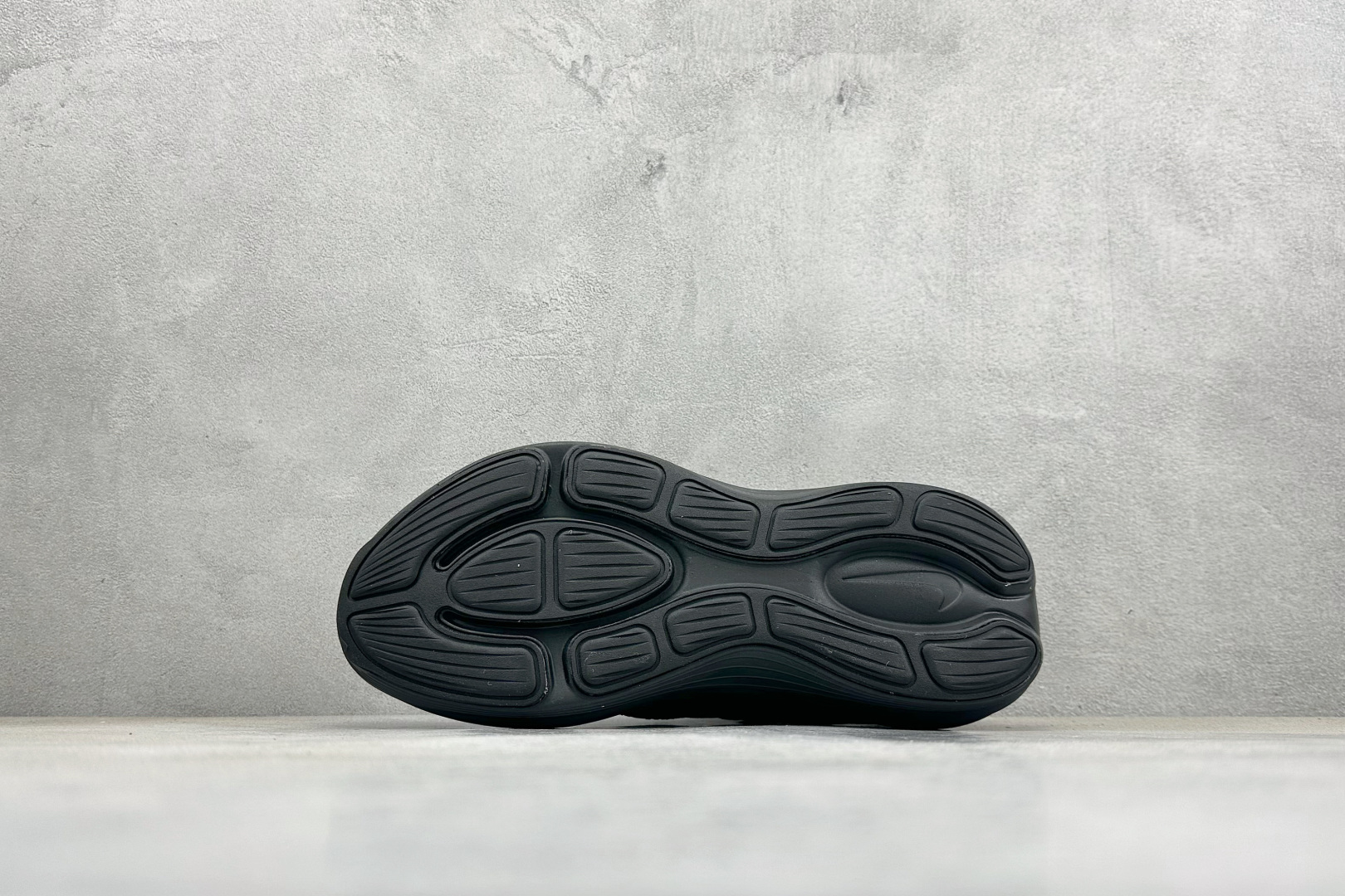 Nike Zoom Vomero 舒适减震防滑 低帮跑步鞋 YC2661-002-莆田鞋,莆田鞋货源,高仿鞋,高仿鞋货源,安福档口,莆田高仿鞋,莆田鞋批发,高仿鞋批发,莆田高仿运动鞋,高仿运动鞋,莆田运动鞋 Nike Zoom Vomero 舒适减震防滑 低帮跑步鞋 YC2661-002