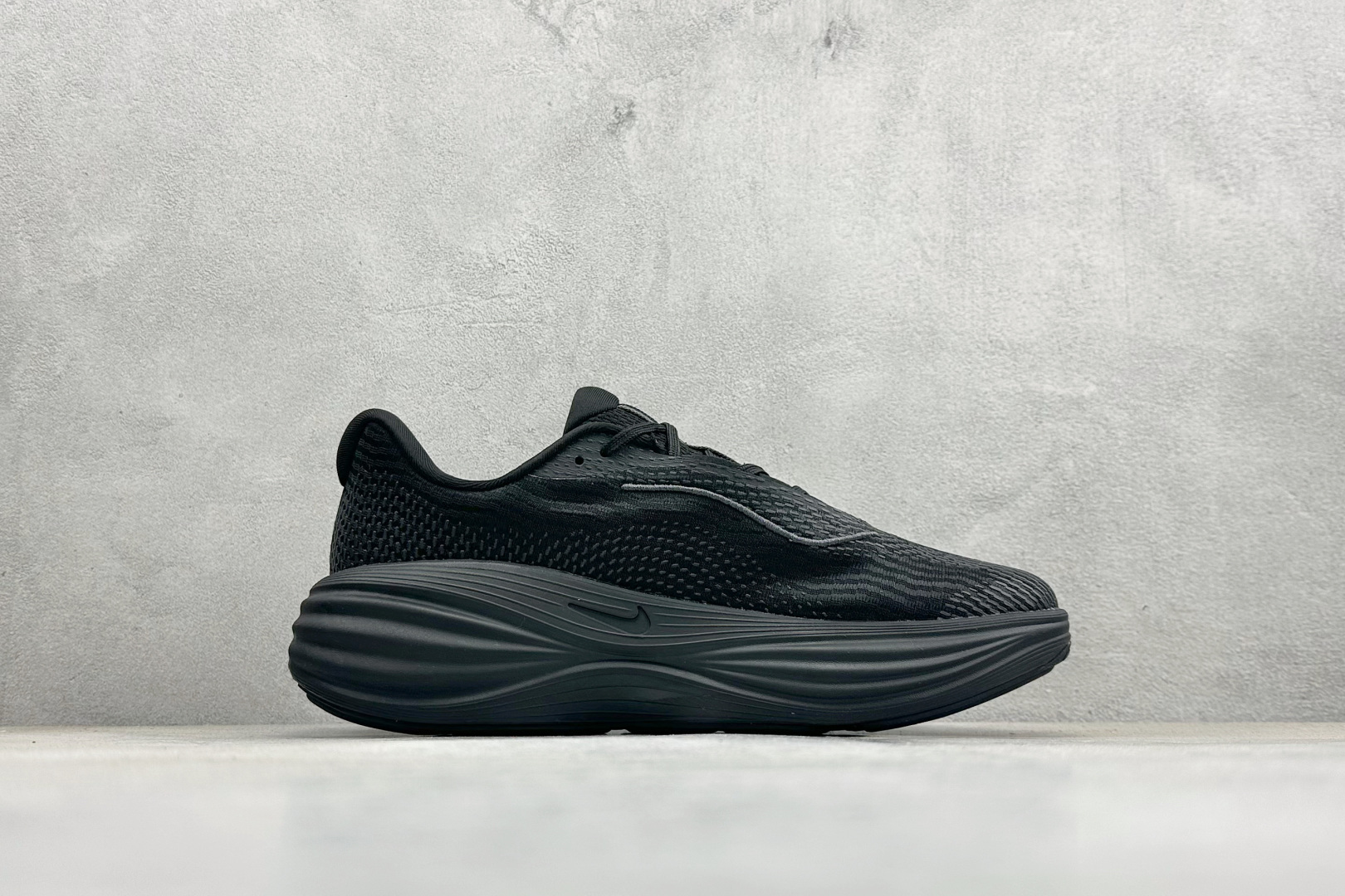 Nike Zoom Vomero 舒适减震防滑 低帮跑步鞋 YC2661-002-莆田鞋,莆田鞋货源,高仿鞋,高仿鞋货源,安福档口,莆田高仿鞋,莆田鞋批发,高仿鞋批发,莆田高仿运动鞋,高仿运动鞋,莆田运动鞋 Nike Zoom Vomero 舒适减震防滑 低帮跑步鞋 YC2661-002