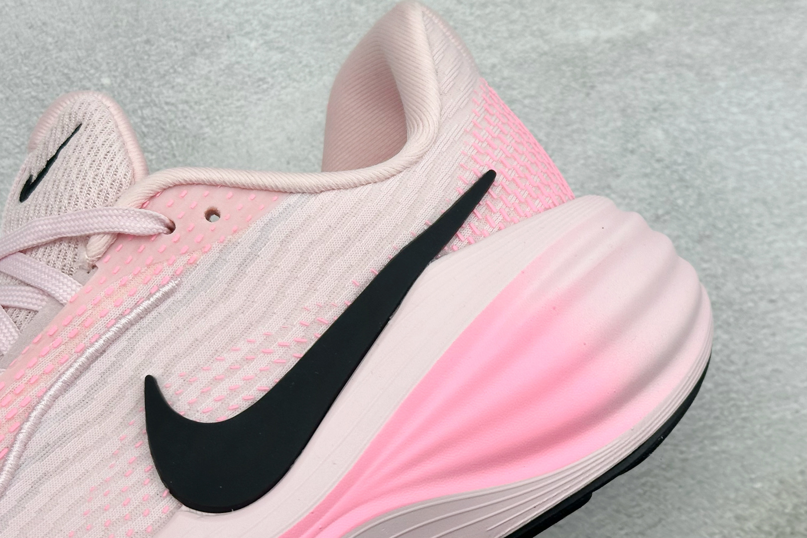 Nike Zoom Vomero 舒适减震防滑 低帮跑步鞋 YC2661-008-莆田鞋,莆田鞋货源,高仿鞋,高仿鞋货源,安福档口,莆田高仿鞋,莆田鞋批发,高仿鞋批发,莆田高仿运动鞋,高仿运动鞋,莆田运动鞋 Nike Zoom Vomero 舒适减震防滑 低帮跑步鞋 YC2661-008