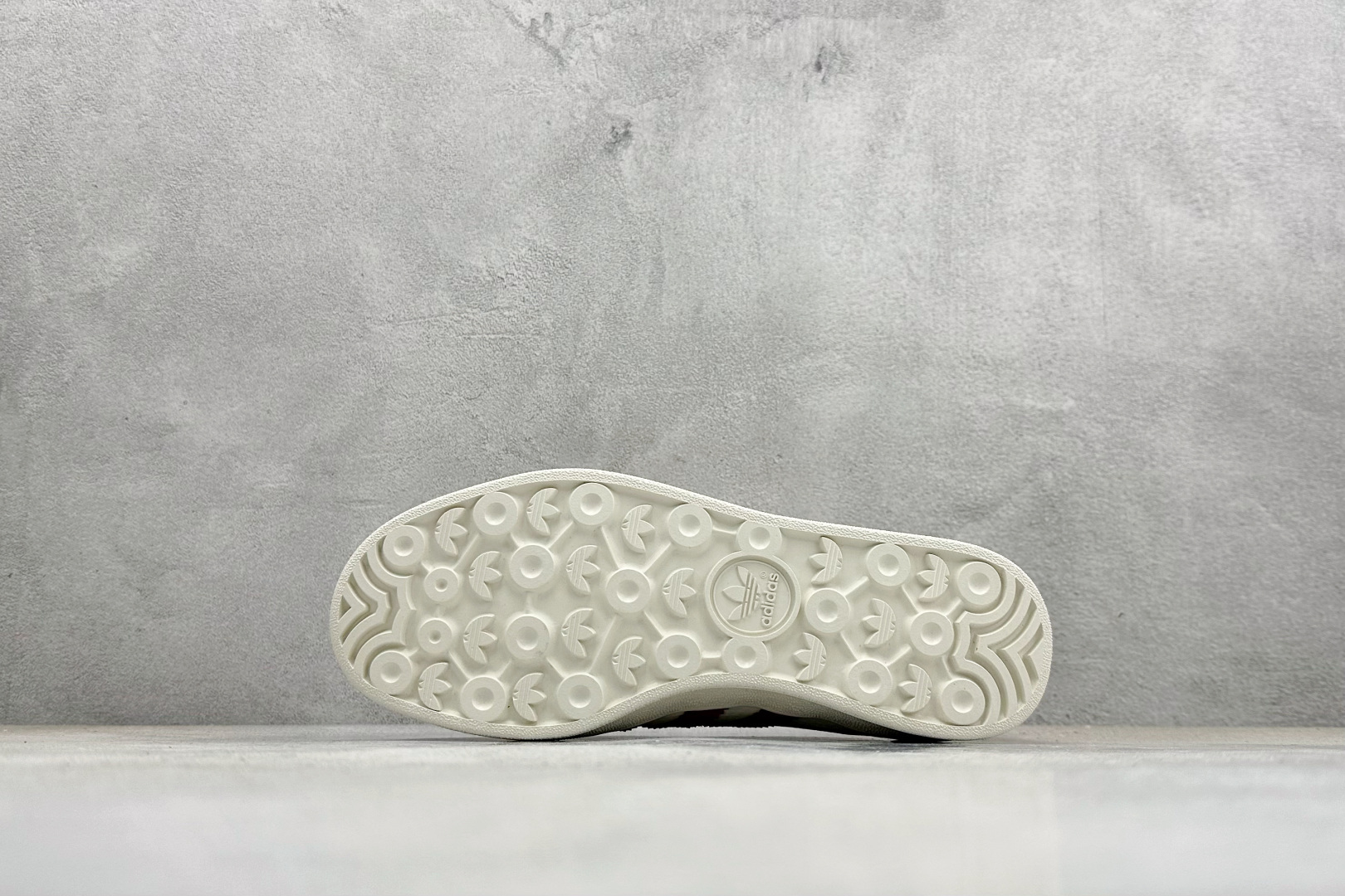 AdidOriginals Gazelle Indoor 联名三叶草复古休闲防滑耐磨低帮板鞋 DD6612