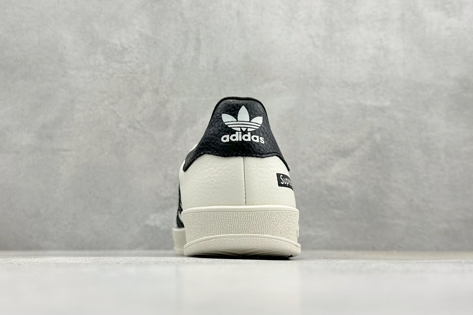 AdidOriginals Gazelle Indoor 联名三叶草复古休闲防滑耐磨低帮板鞋 DD6613