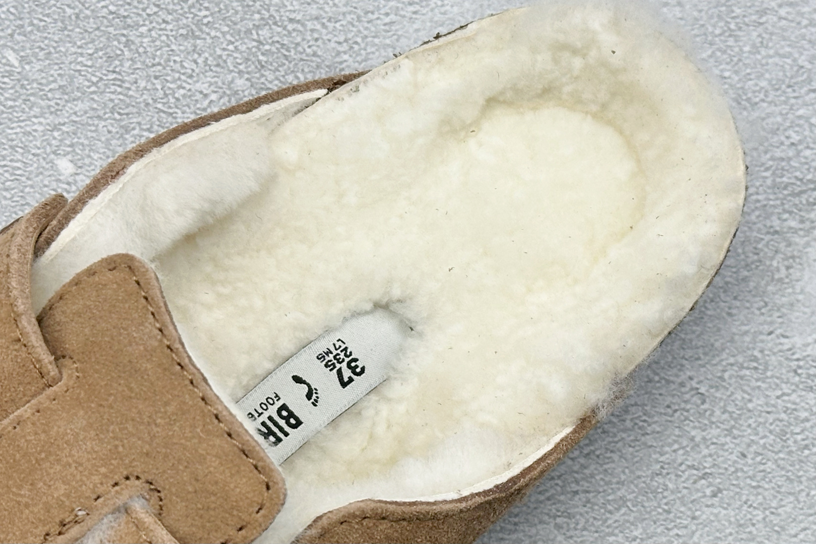 Birkenstock 博肯半拖加绒系列 London-Shearling内里羊毛 1009543-莆田鞋,莆田鞋货源,高仿鞋,高仿鞋货源,安福档口,莆田高仿鞋,莆田鞋批发,高仿鞋批发,莆田高仿运动鞋,高仿运动鞋,莆田运动鞋 Birkenstock 博肯半拖加绒系列 London-Shearling内里羊毛 1009543