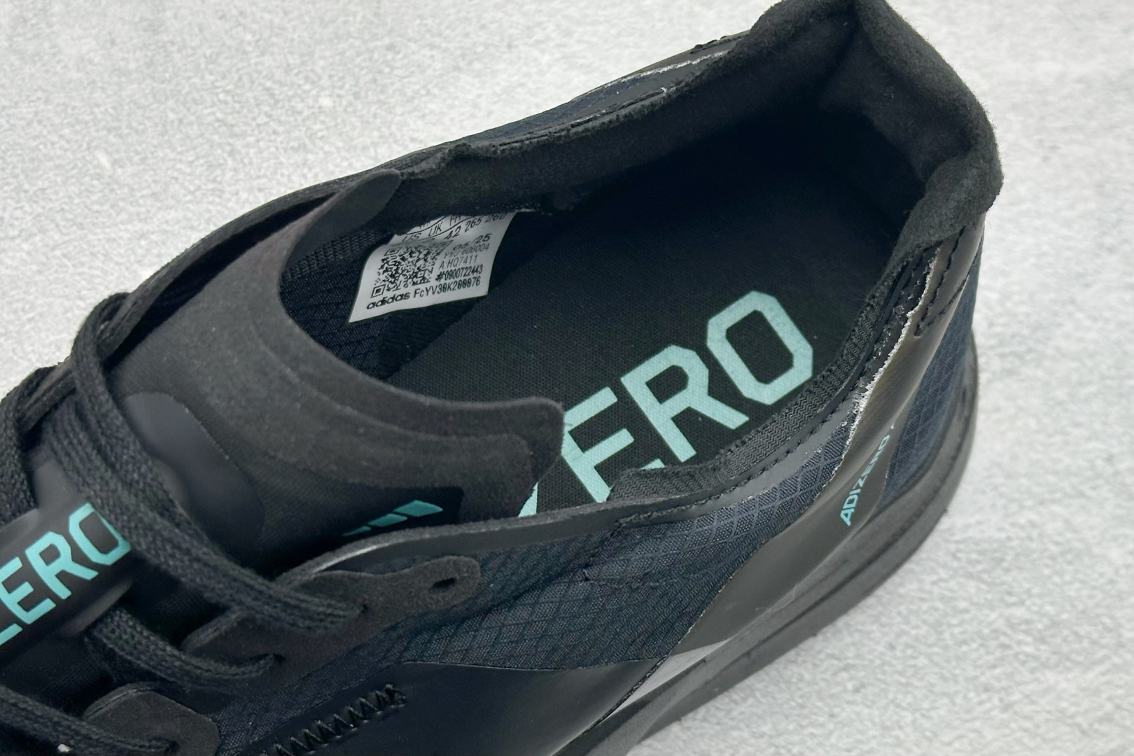 AdidAdizero Adios 4 M 阿迪透气轻盈低帮跑步鞋 HQ7411