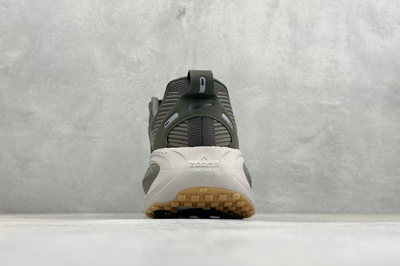 RS版 NK Zoom VOMERO 18 网面透气轻量跑鞋外贸专供订单 原厂折返国内销售 国外专柜标准