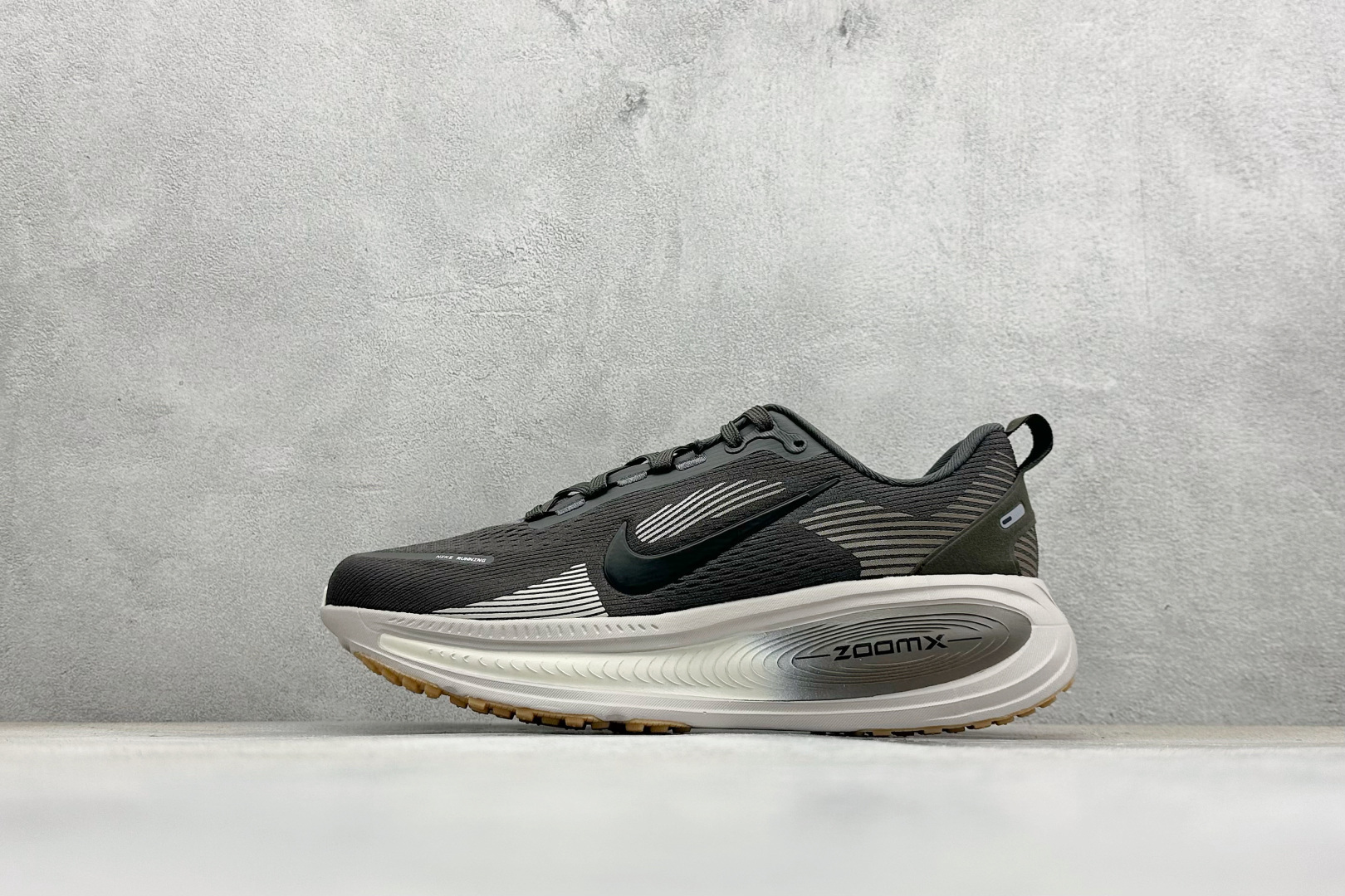 RS版 NK Zoom VOMERO 18 网面透气轻量跑鞋外贸专供订单 原厂折返国内销售 国外专柜标准