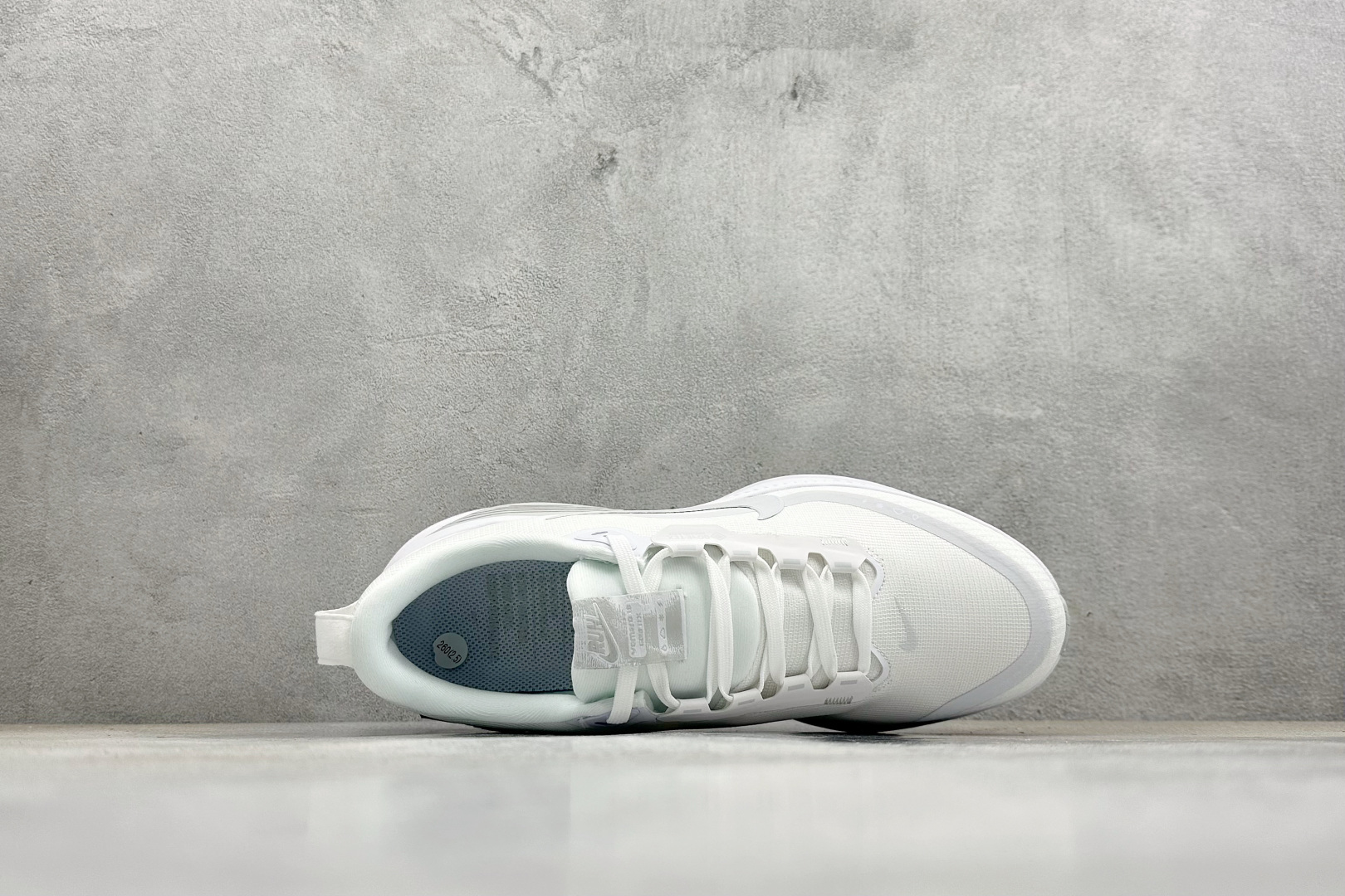 纯原Nike Air Zoom Vomero 18 GTX 缓震休闲跑鞋 货号：HQ7001-100尺码